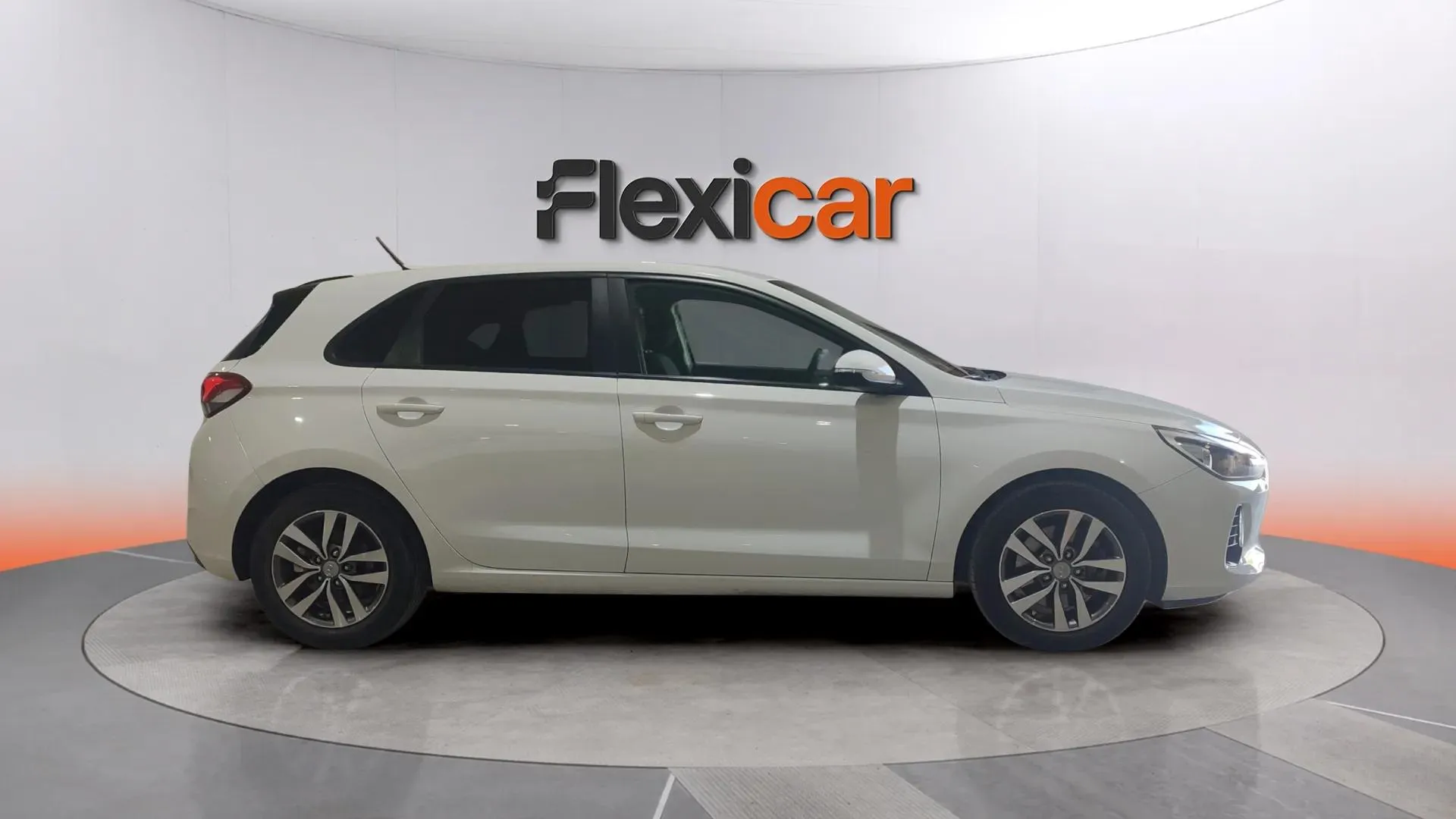 Hyundai i30 1.6 CRDi Klass LE - foto 3