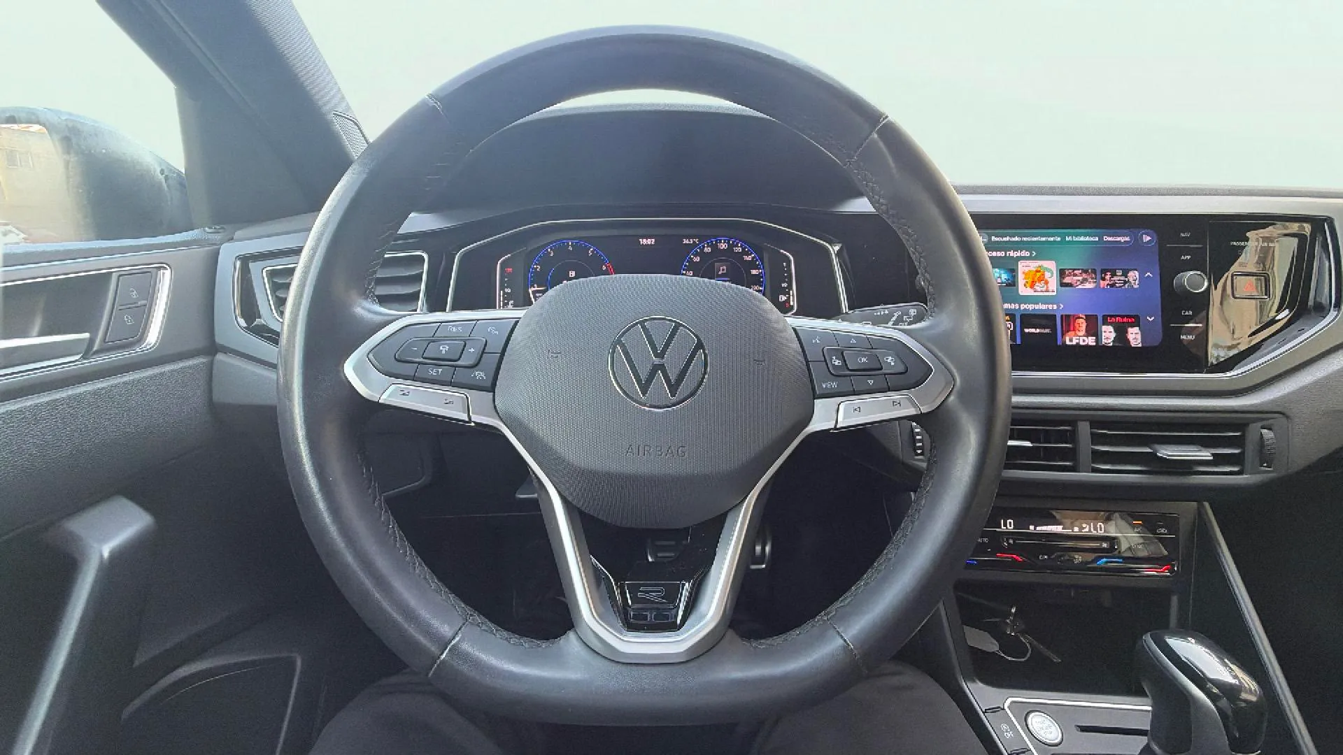 Volkswagen Polo R-Line 1.0 TSI DSG - foto 15