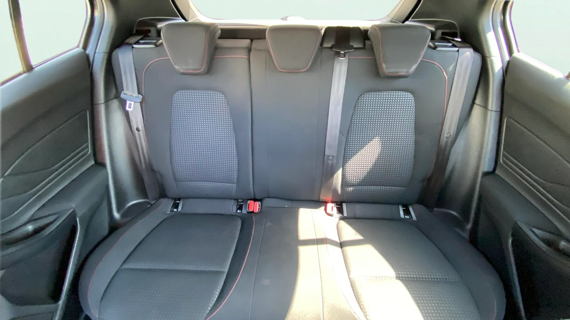 Ford Focus 1.5 EcoBlue ST-Line - foto 13