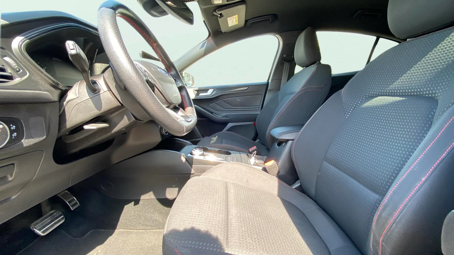 Ford Focus 1.5 EcoBlue ST-Line - foto 9