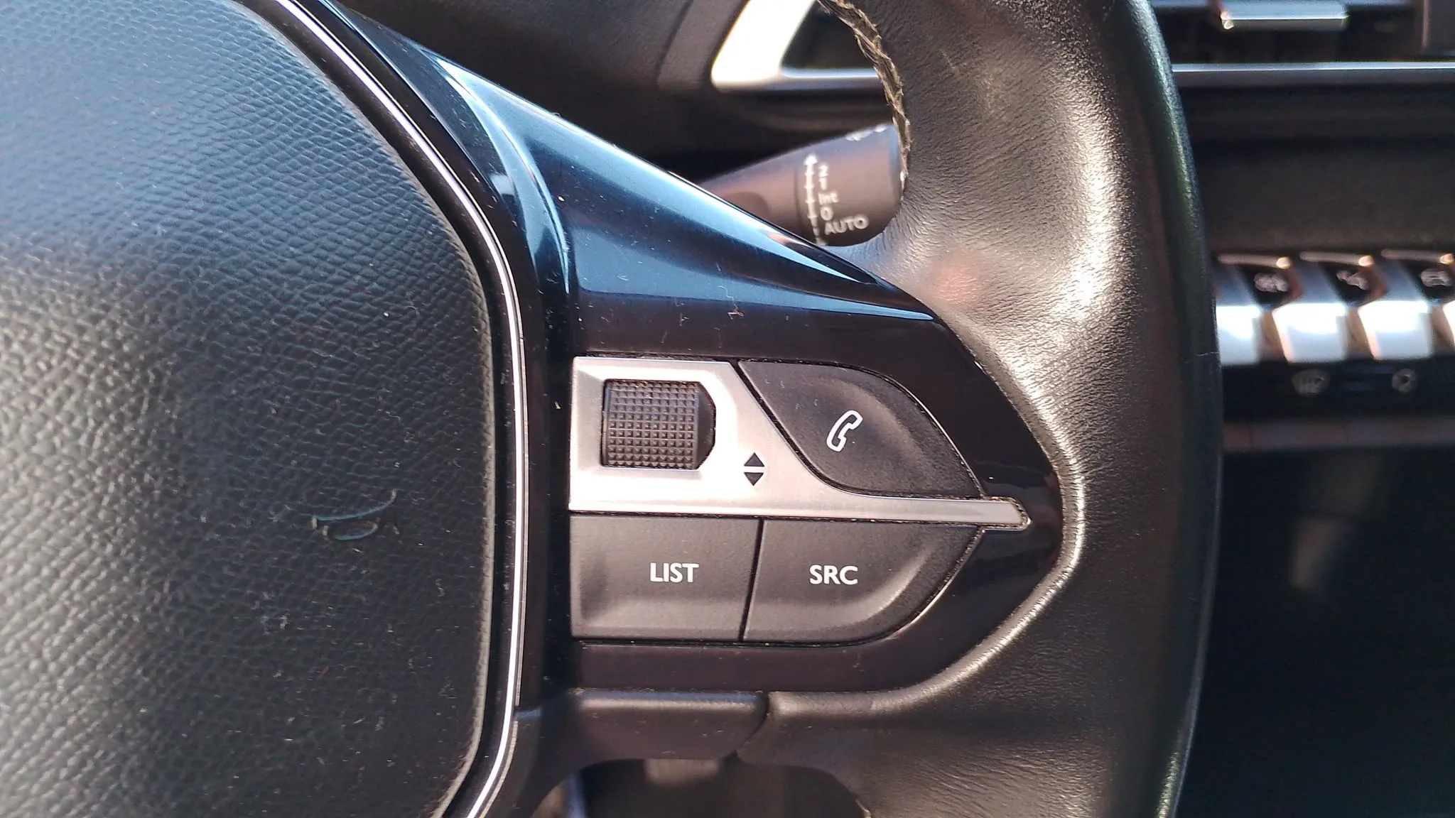 Peugeot 5008 Allure 1.2L PureTech - foto 17
