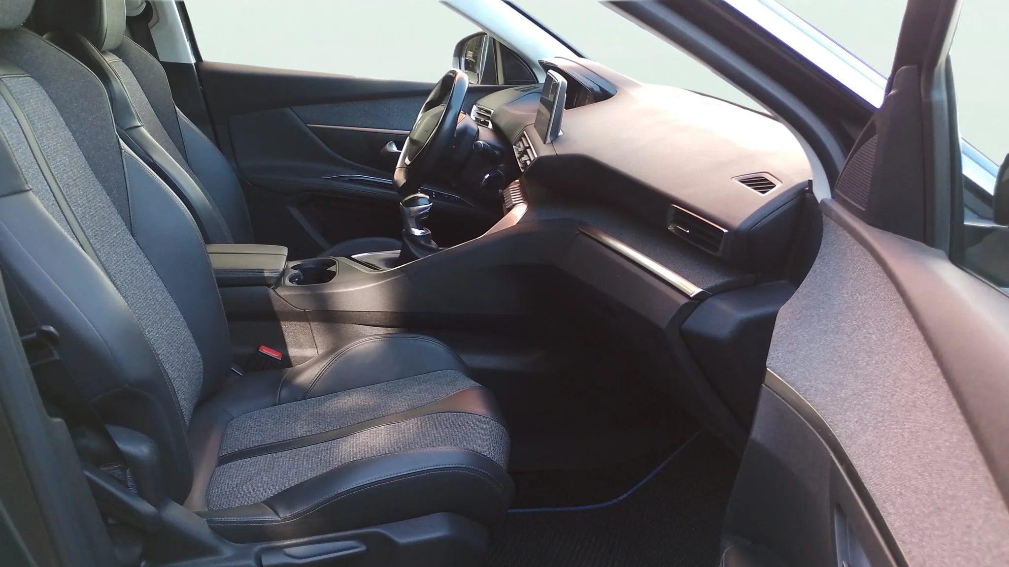 Peugeot 5008 Allure 1.2L PureTech - foto 12