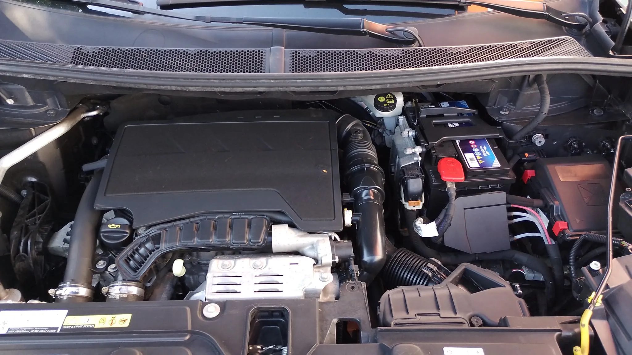 Peugeot 5008 Allure 1.2L PureTech - foto 24