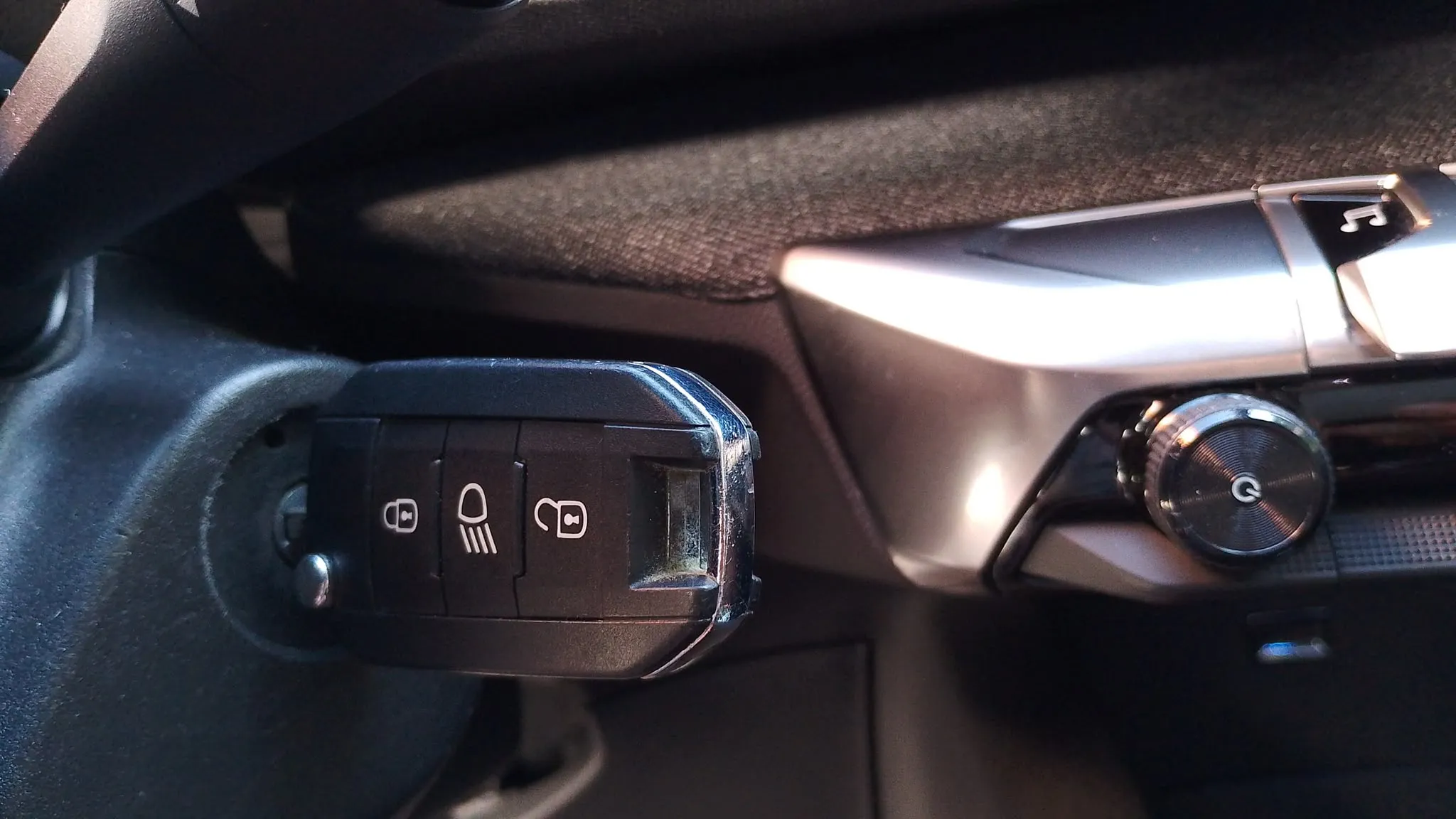 Peugeot 5008 Allure 1.2L PureTech - foto 25