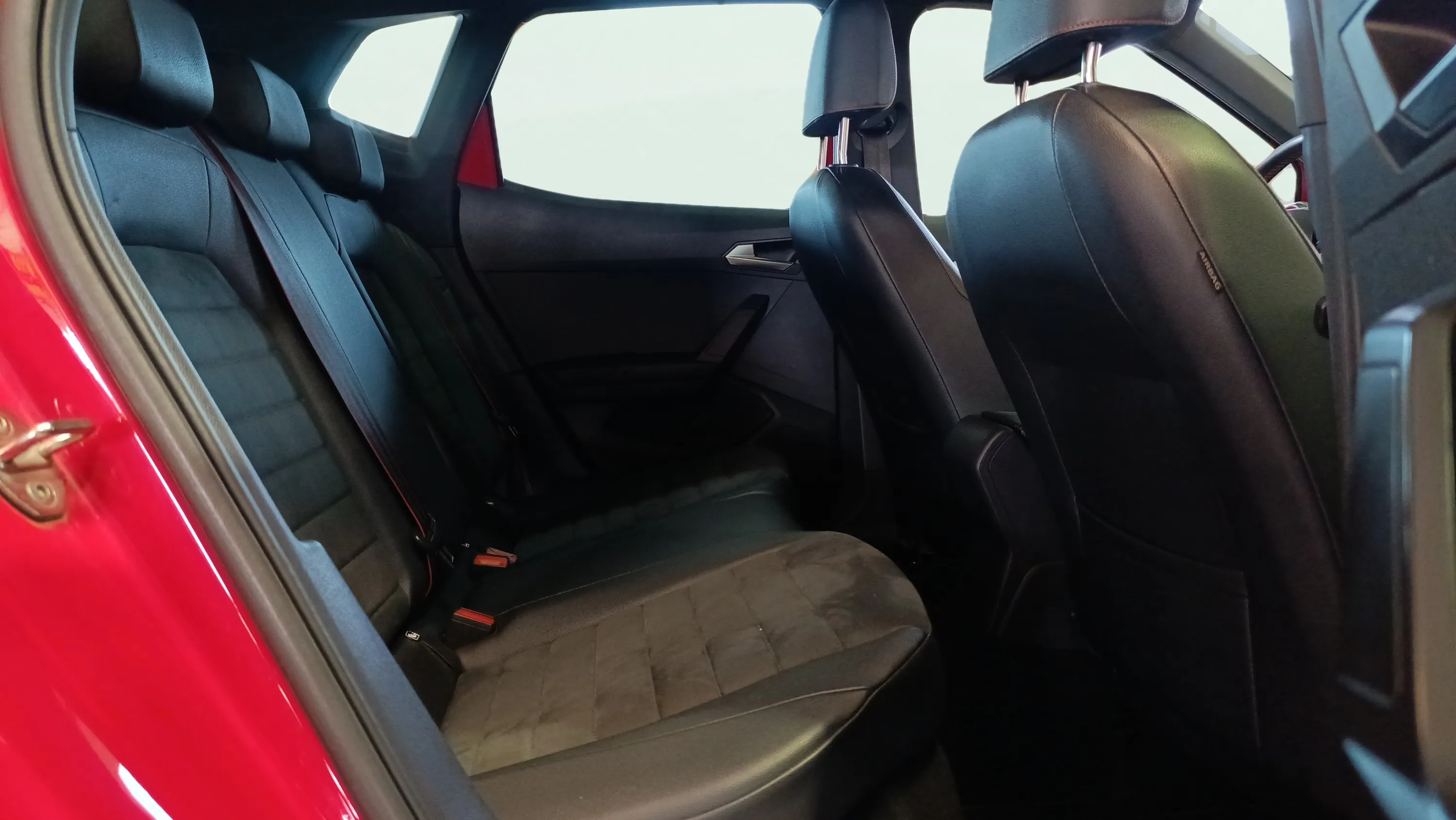 SEAT Arona 1.0 TSI DSG FR - foto 38