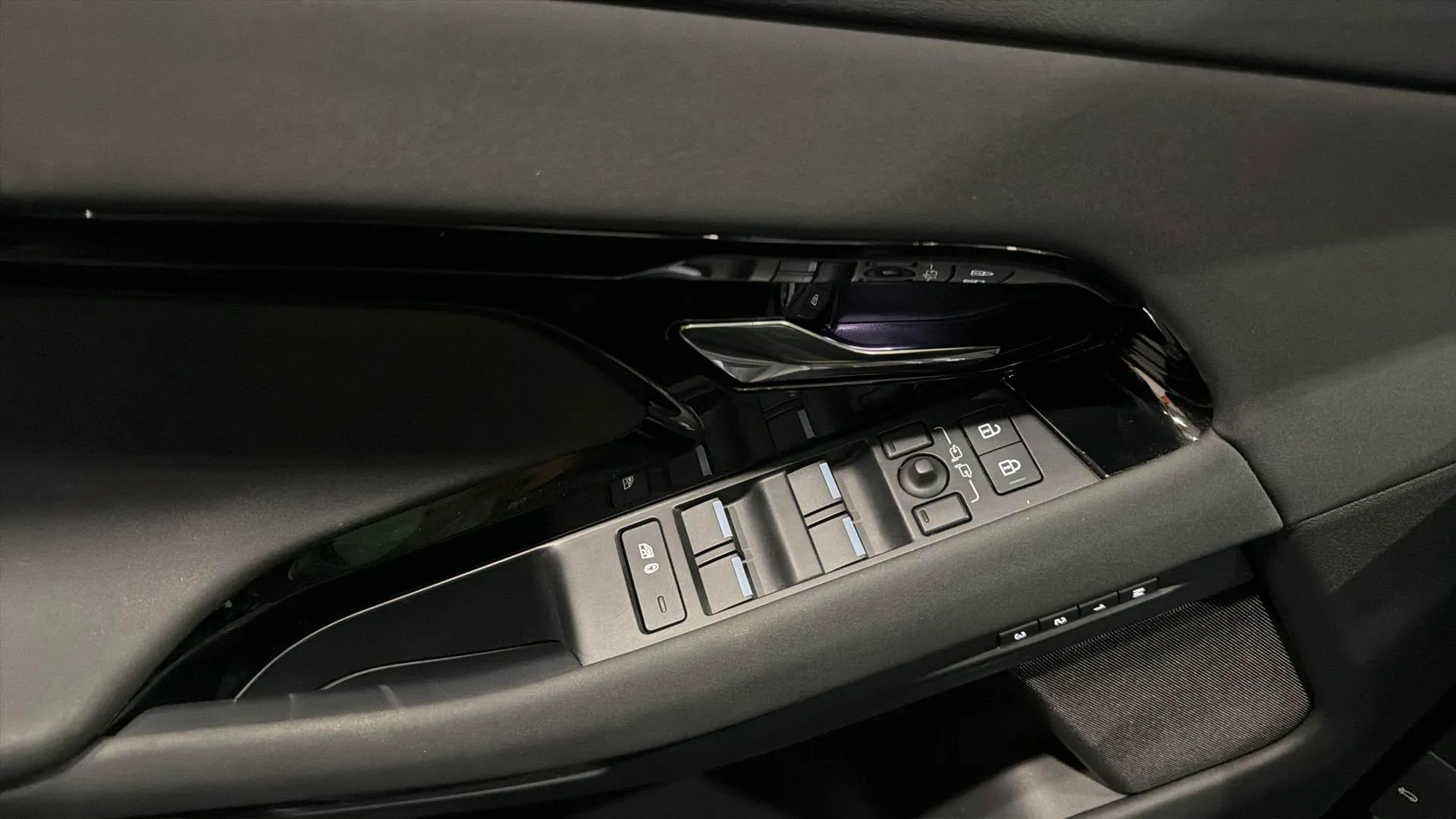 Land Rover Range Rover Evoque 1.5 P300e Dynamic HSE 4WD PHEV - foto 23