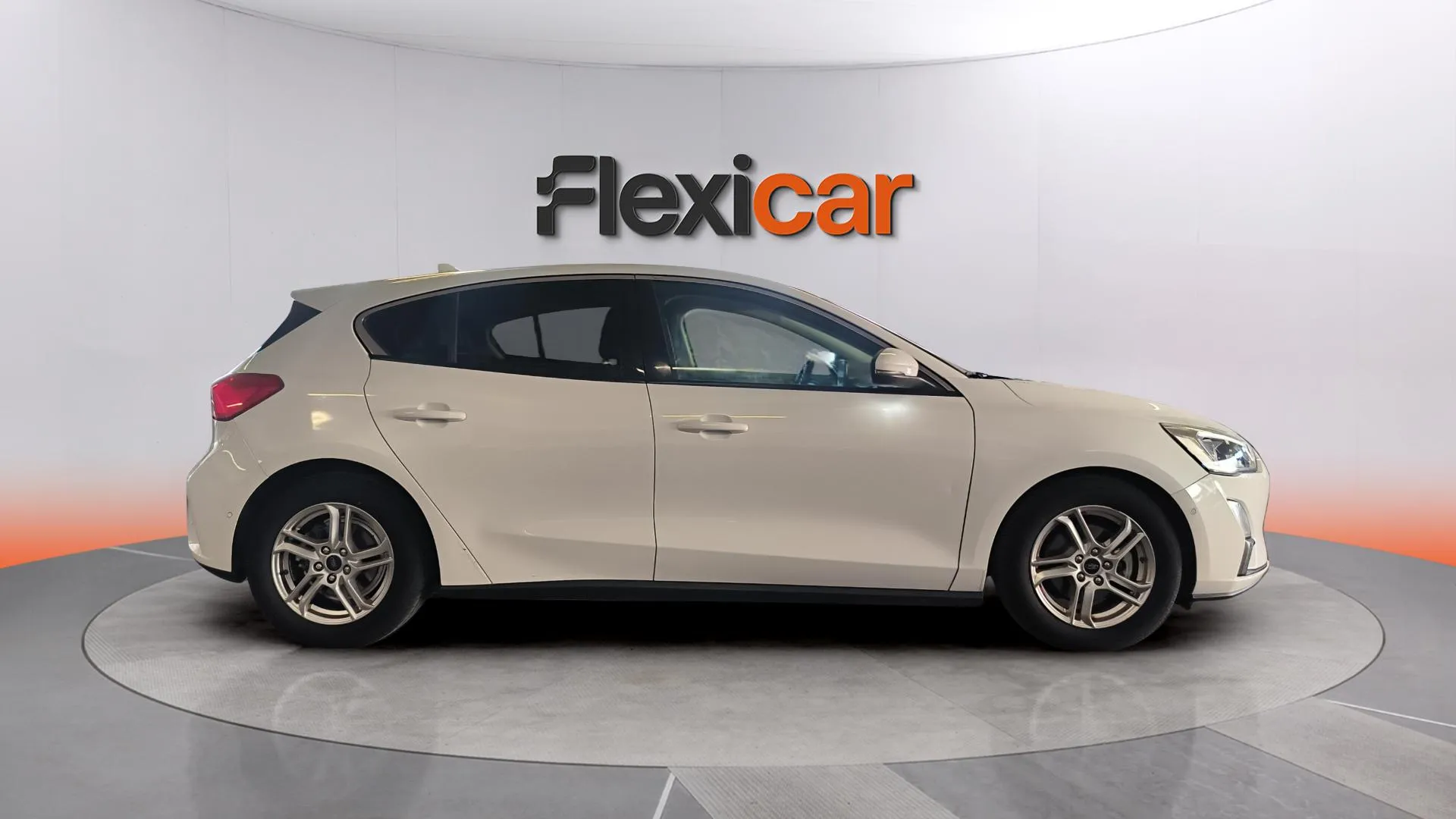 Ford Focus 1.0 EcoBoost Trend Edition - foto 8