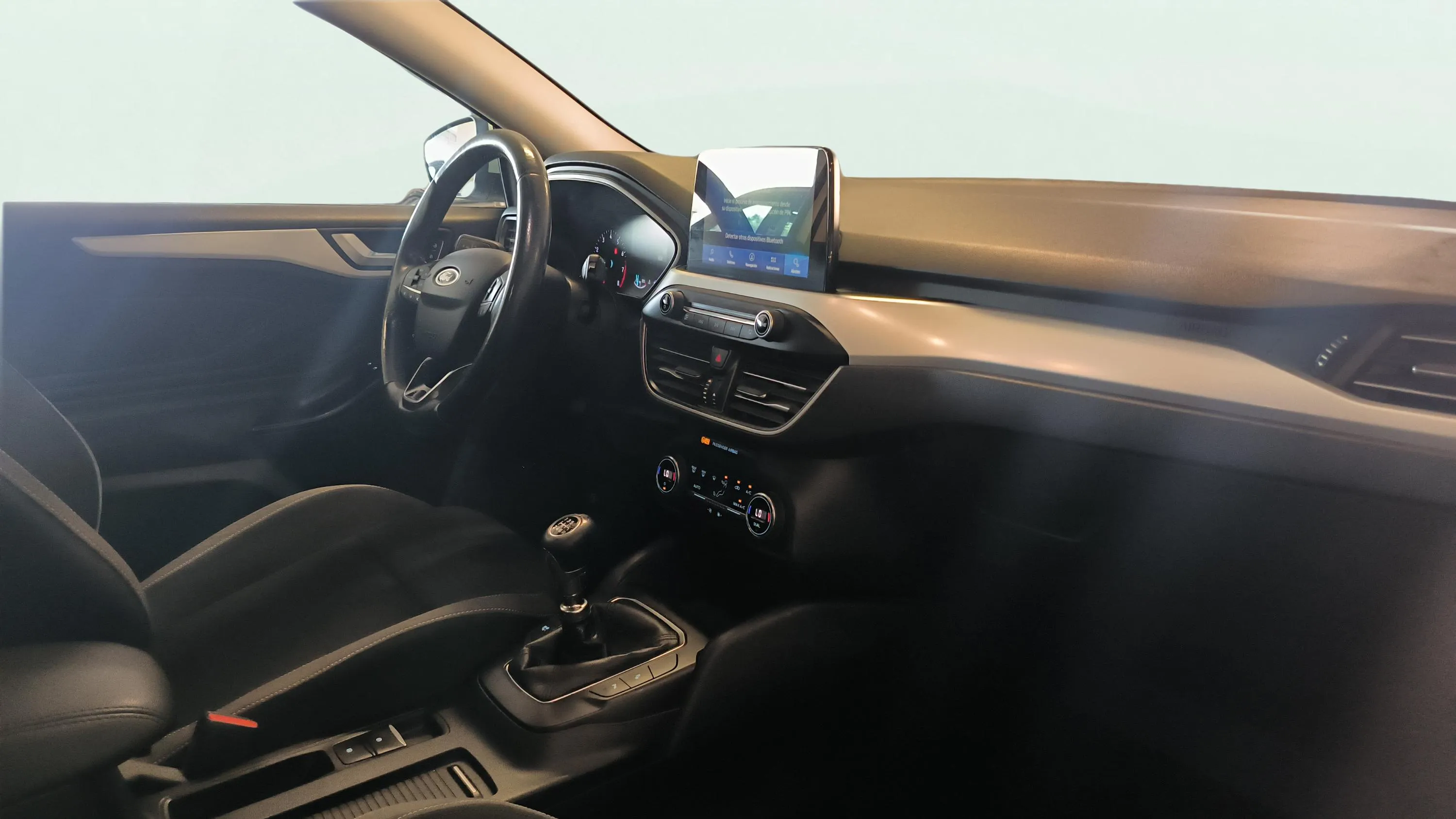 Ford Focus 1.0 EcoBoost Trend Edition - foto 22