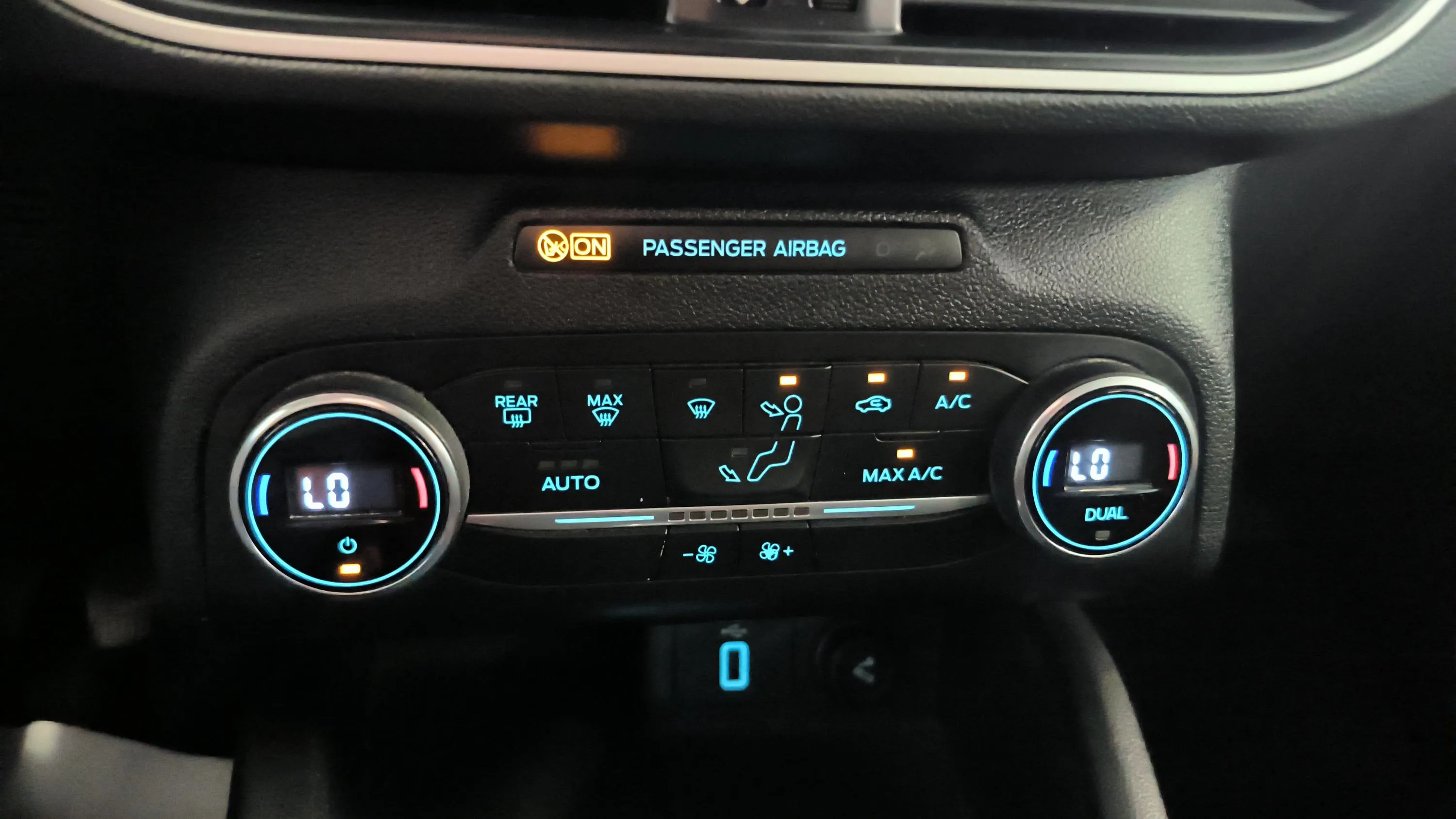 Ford Focus 1.0 EcoBoost Trend Edition - foto 25