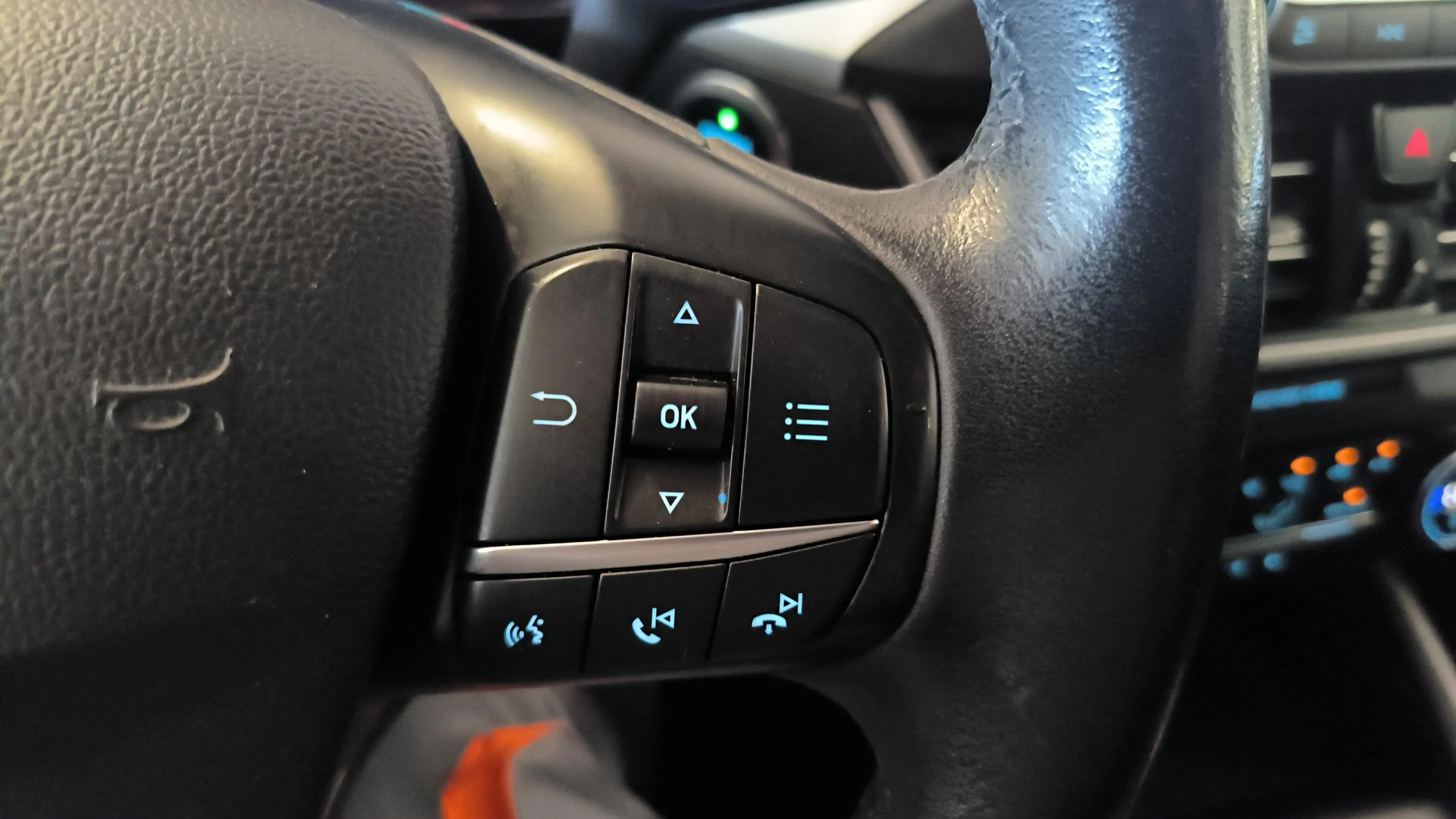 Ford Focus 1.0 EcoBoost Trend Edition - foto 11