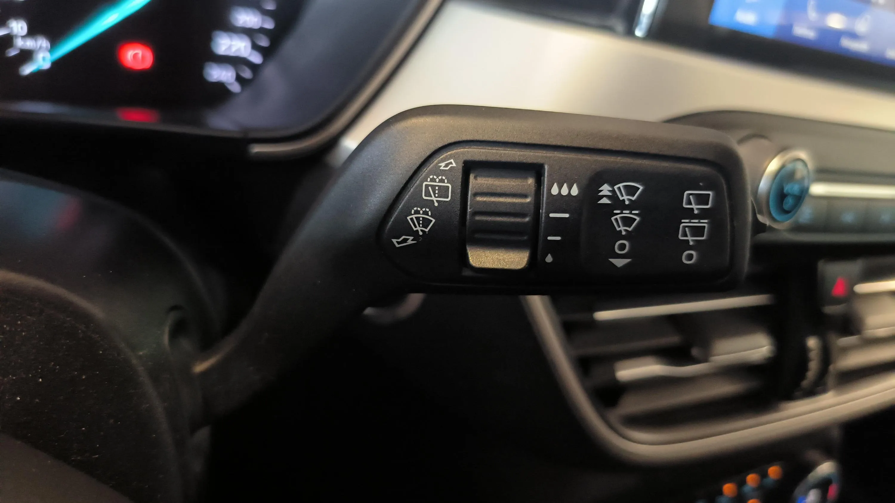 Ford Focus 1.0 EcoBoost Trend Edition - foto 12
