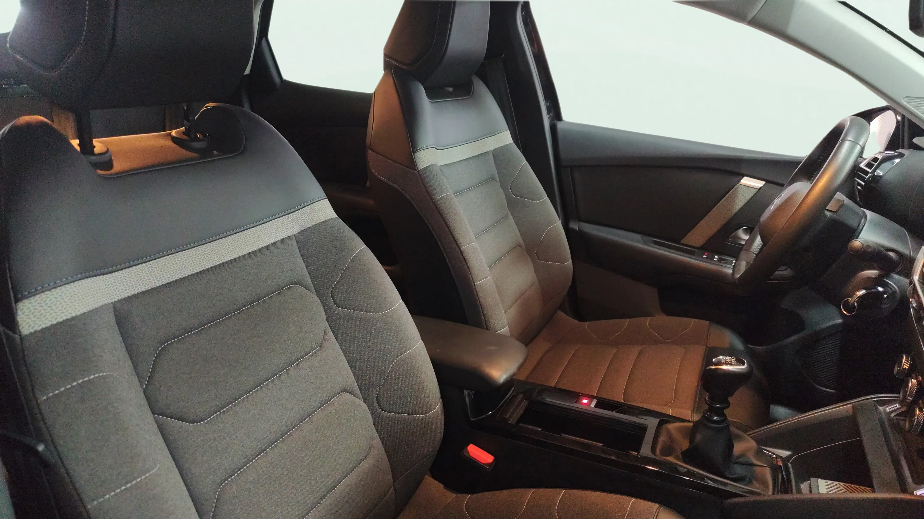 Citroën C4 PureTech 130 Plus - foto 25