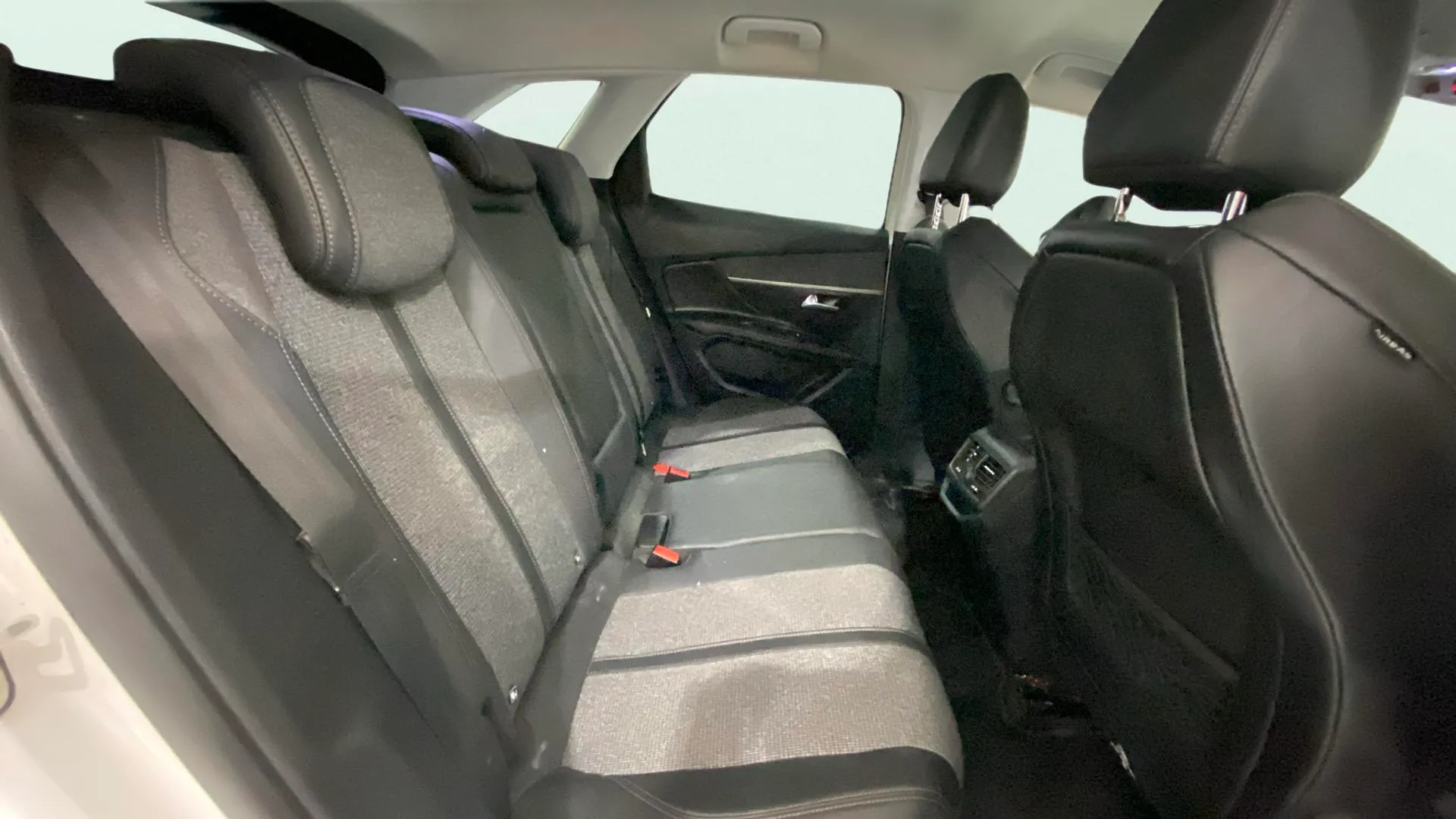 Peugeot 3008 1.5L BlueHDi Allure - foto 14