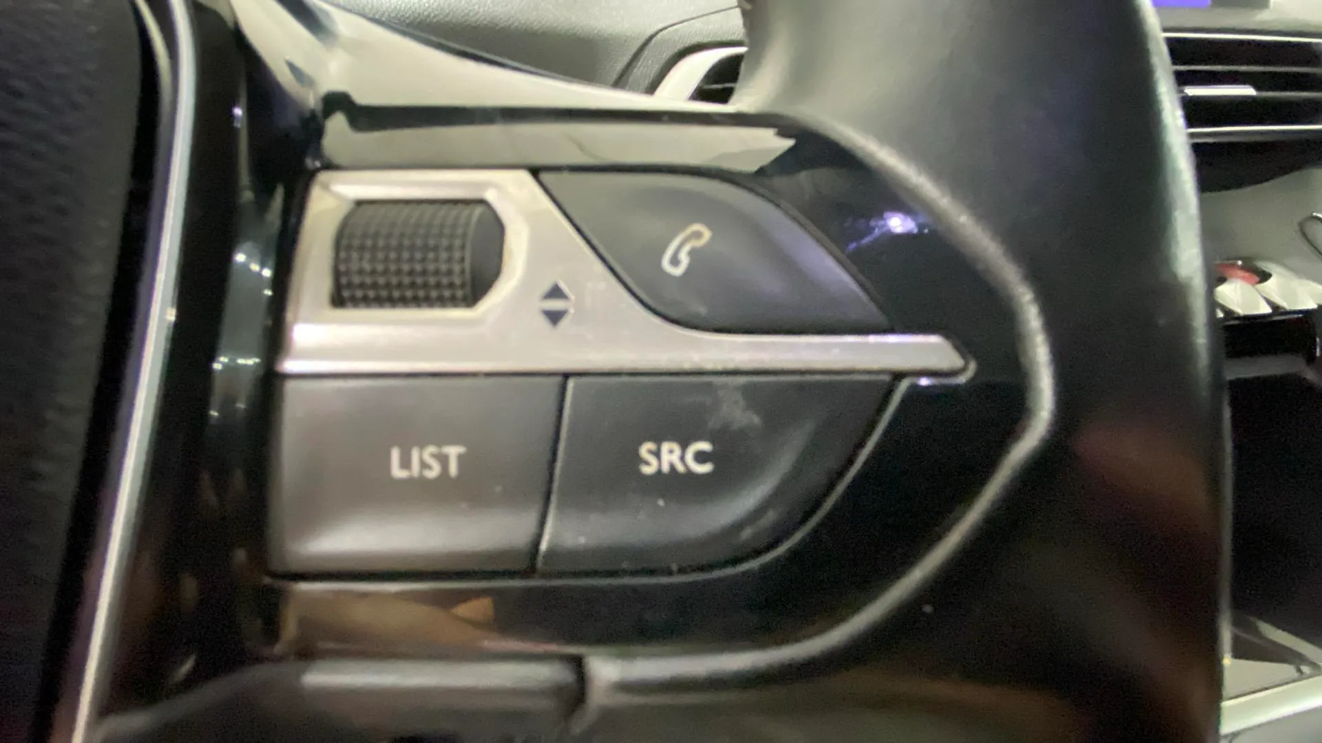 Peugeot 3008 1.5L BlueHDi Allure - foto 18