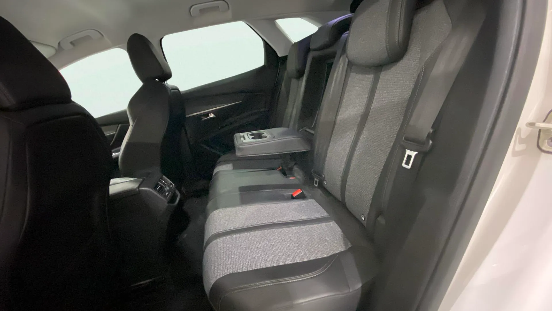Peugeot 3008 1.5L BlueHDi Allure - foto 22
