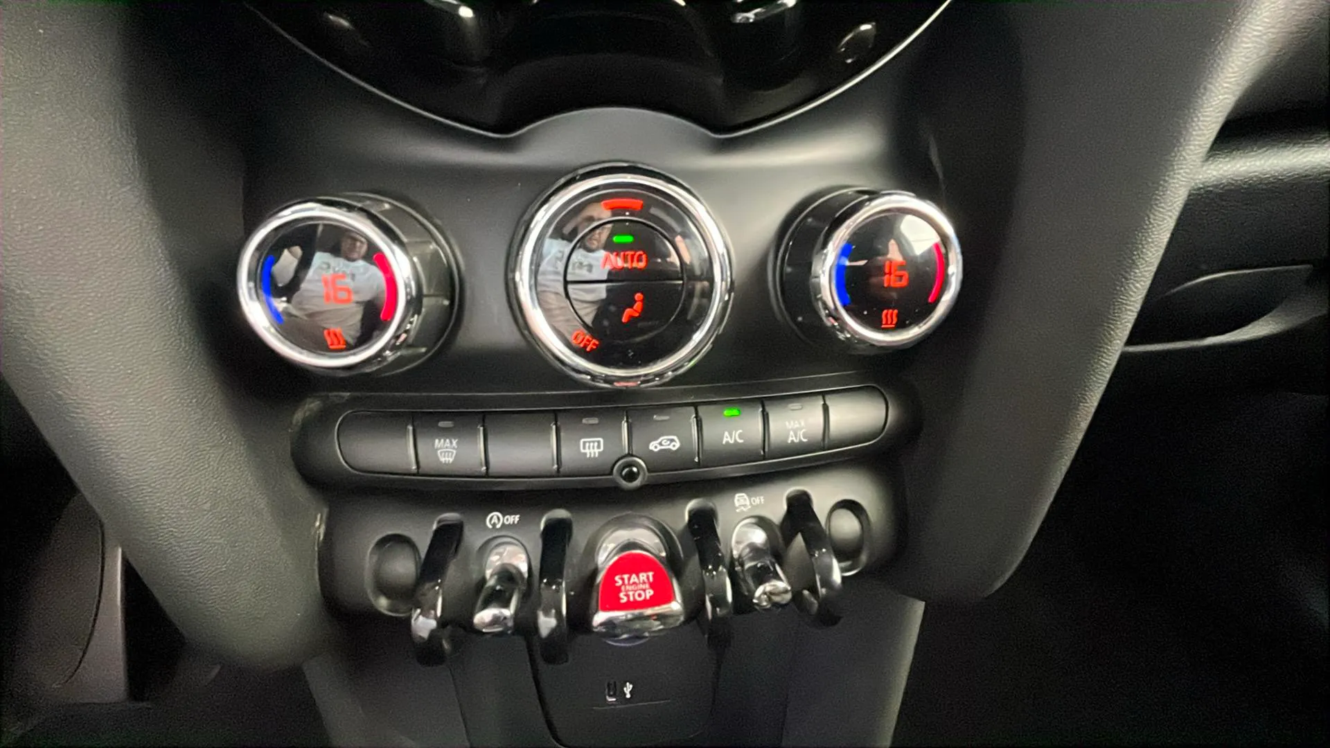 MINI Cooper One D - foto 25