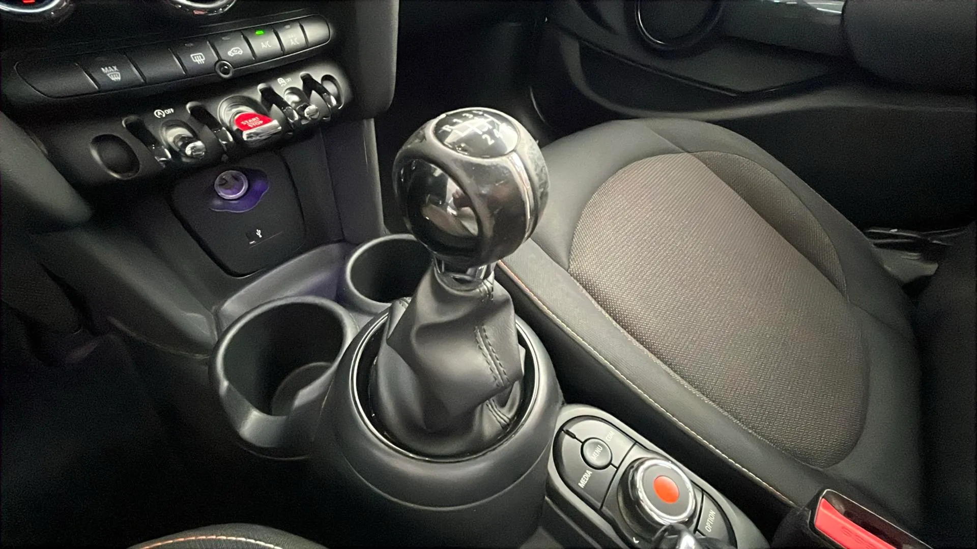 MINI Cooper One D - foto 27