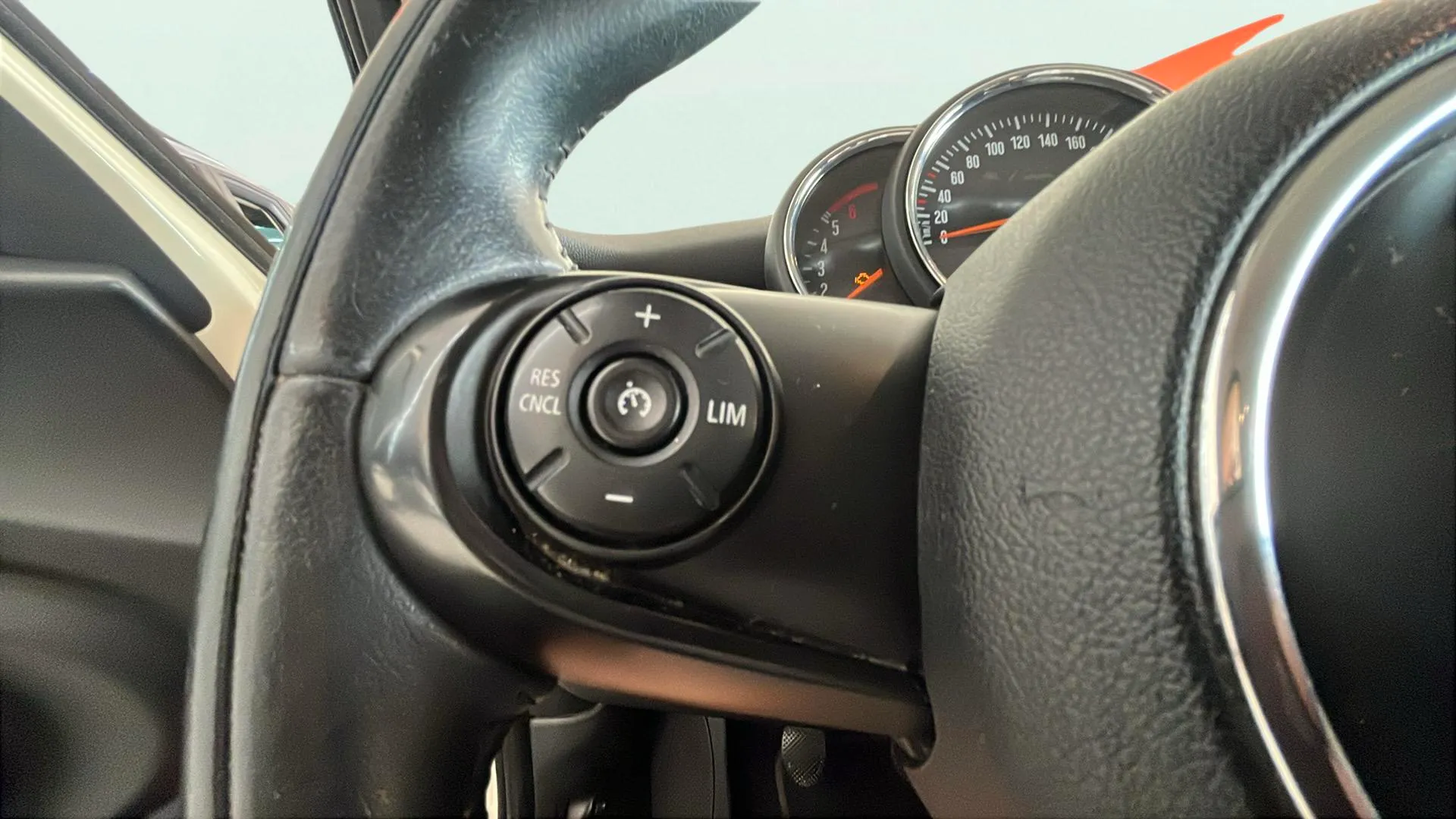 MINI Cooper One D - foto 29