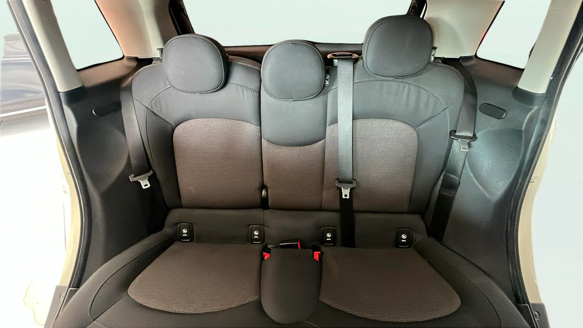MINI Cooper One D - foto 14