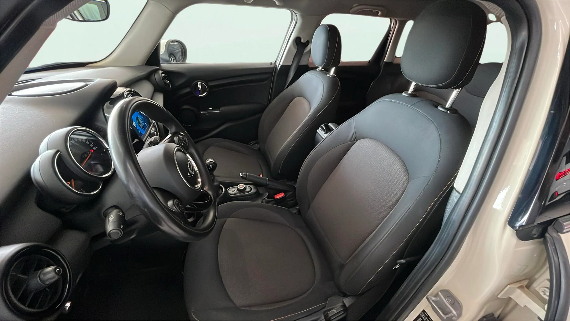 MINI Cooper One D - foto 12