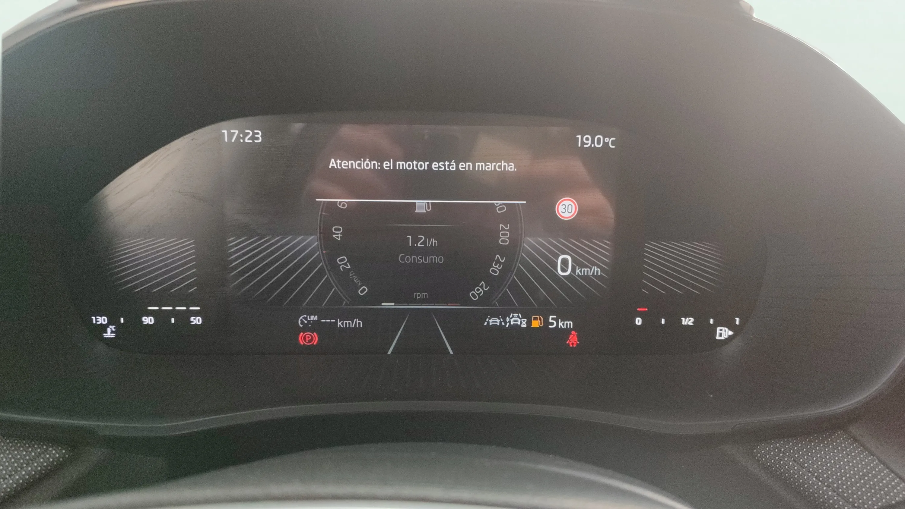 Škoda Fabia 1.0 MPI Selection - foto 12