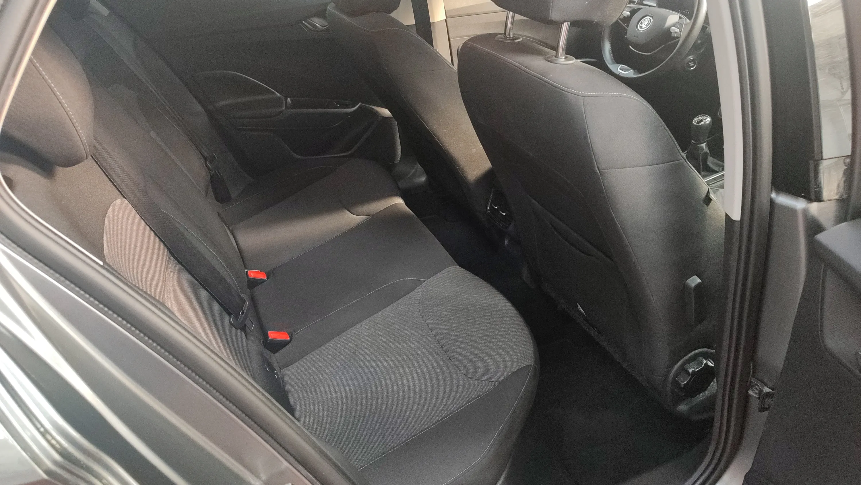 Škoda Fabia 1.0 MPI Selection - foto 19