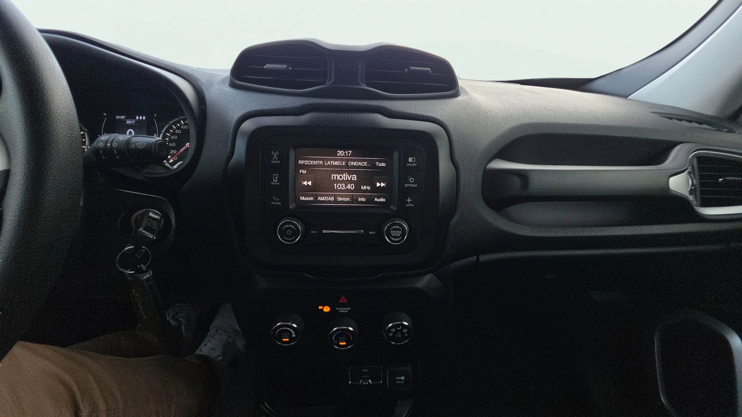 Jeep Renegade 1.6 E-Torq Sport FWD E6 - foto 11