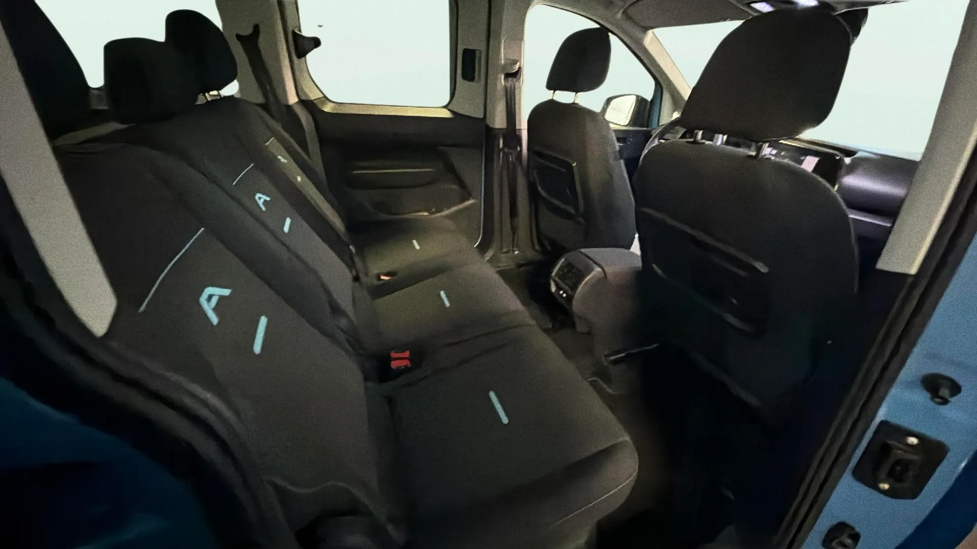 Ford Tourneo Connect 2.0 EcoBlue Active - foto 18