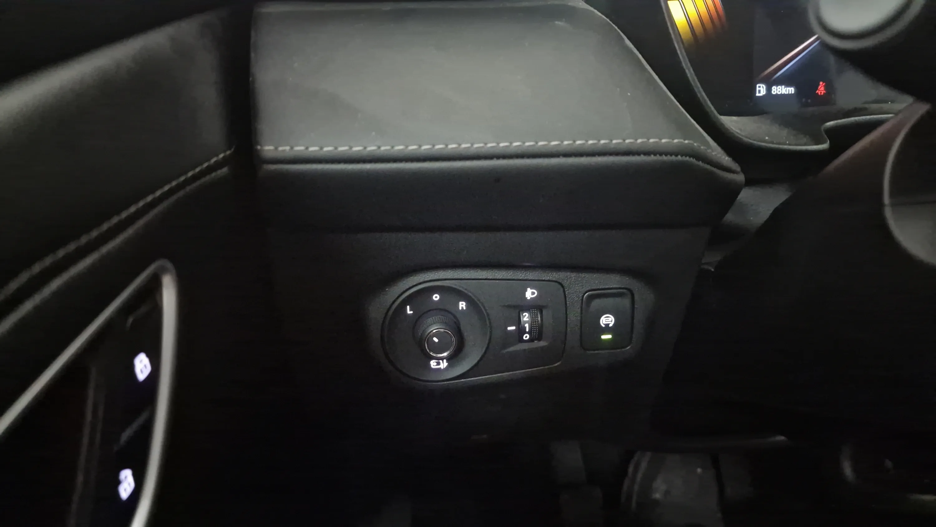 MG ZS 1.5 Standard - foto 18