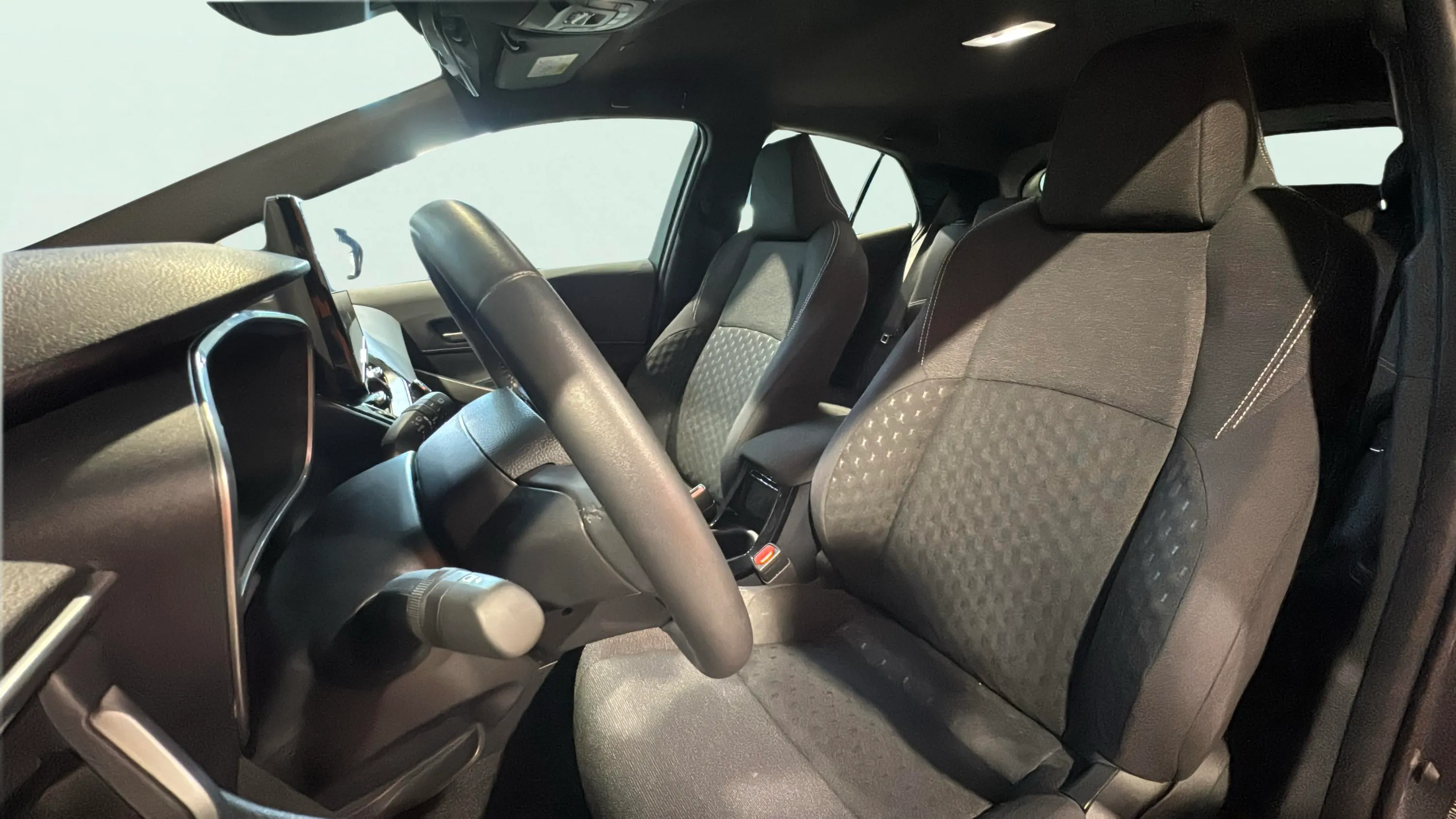 Toyota Corolla 140H Active Plus - foto 22