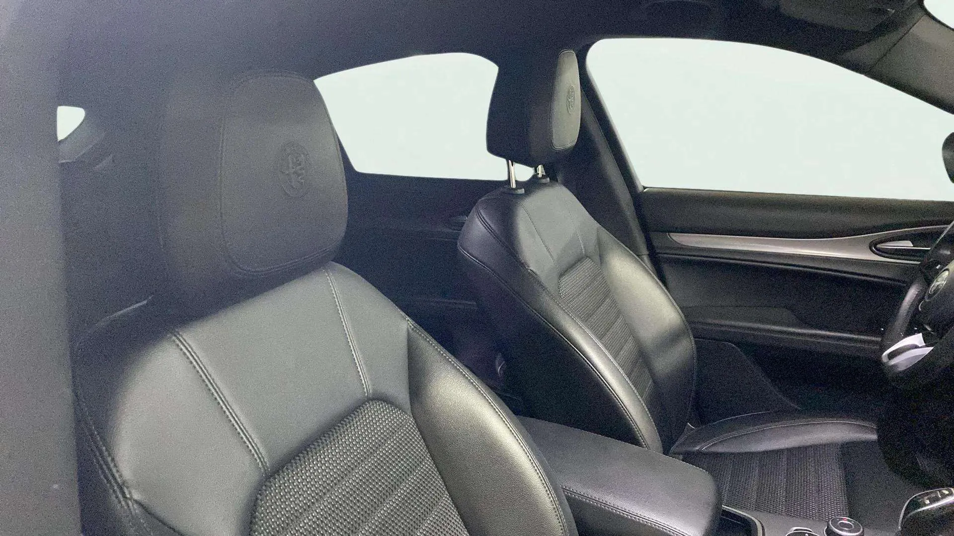 Alfa Romeo Stelvio 2.0 Gasolina Sprint Q4 - foto 21