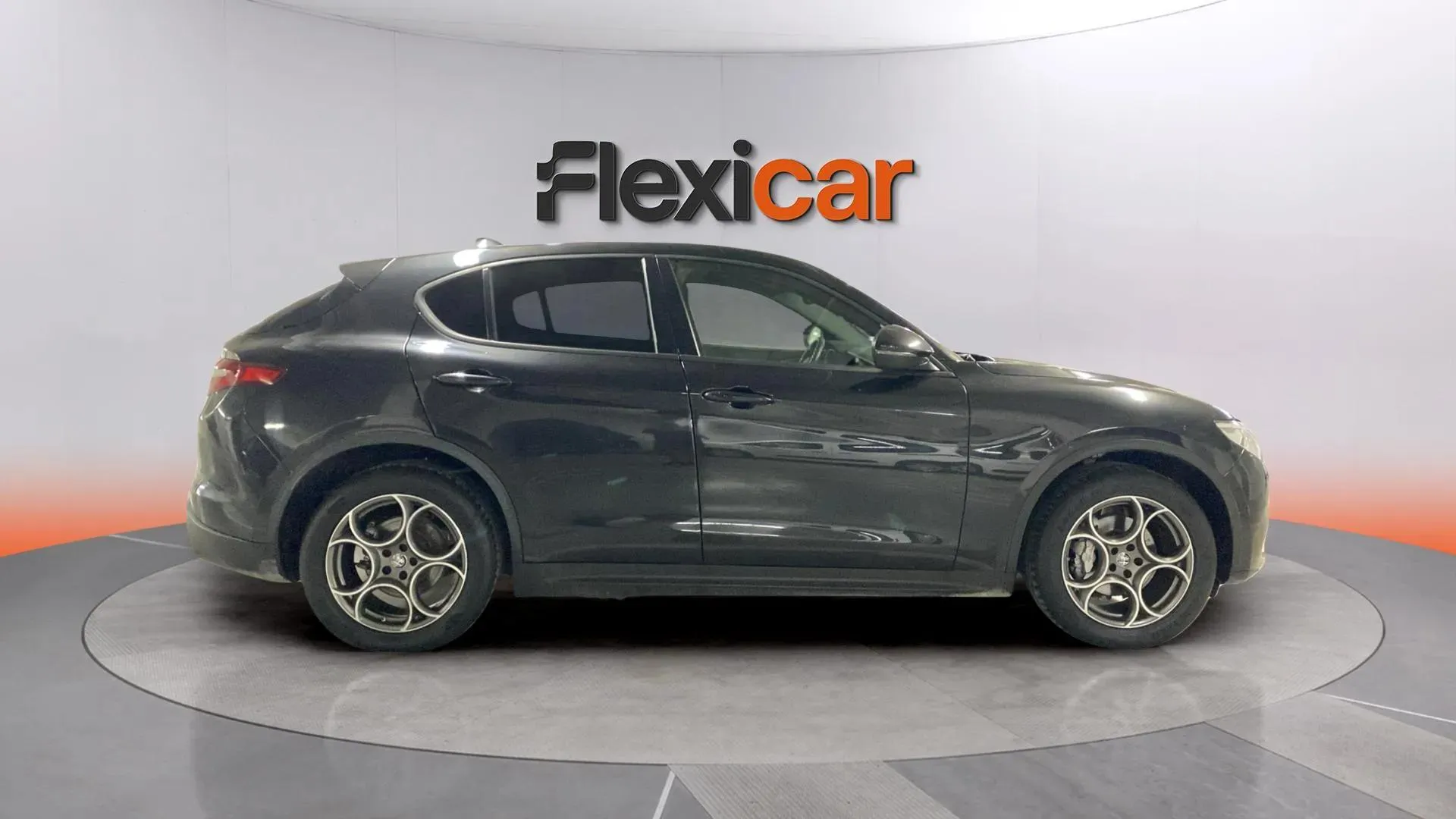Alfa Romeo Stelvio 2.0 Gasolina Sprint Q4 - foto 8