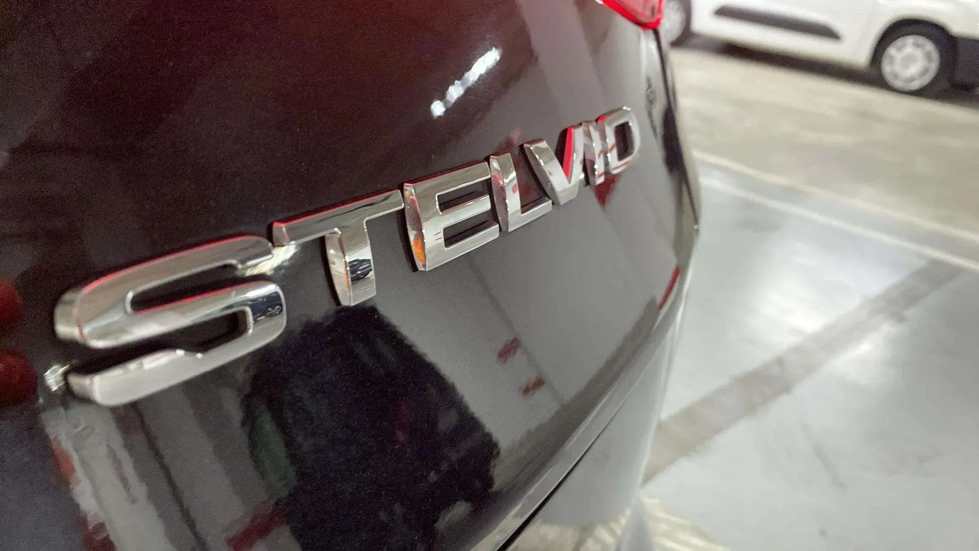 Alfa Romeo Stelvio 2.0 Gasolina Sprint Q4 - foto 32