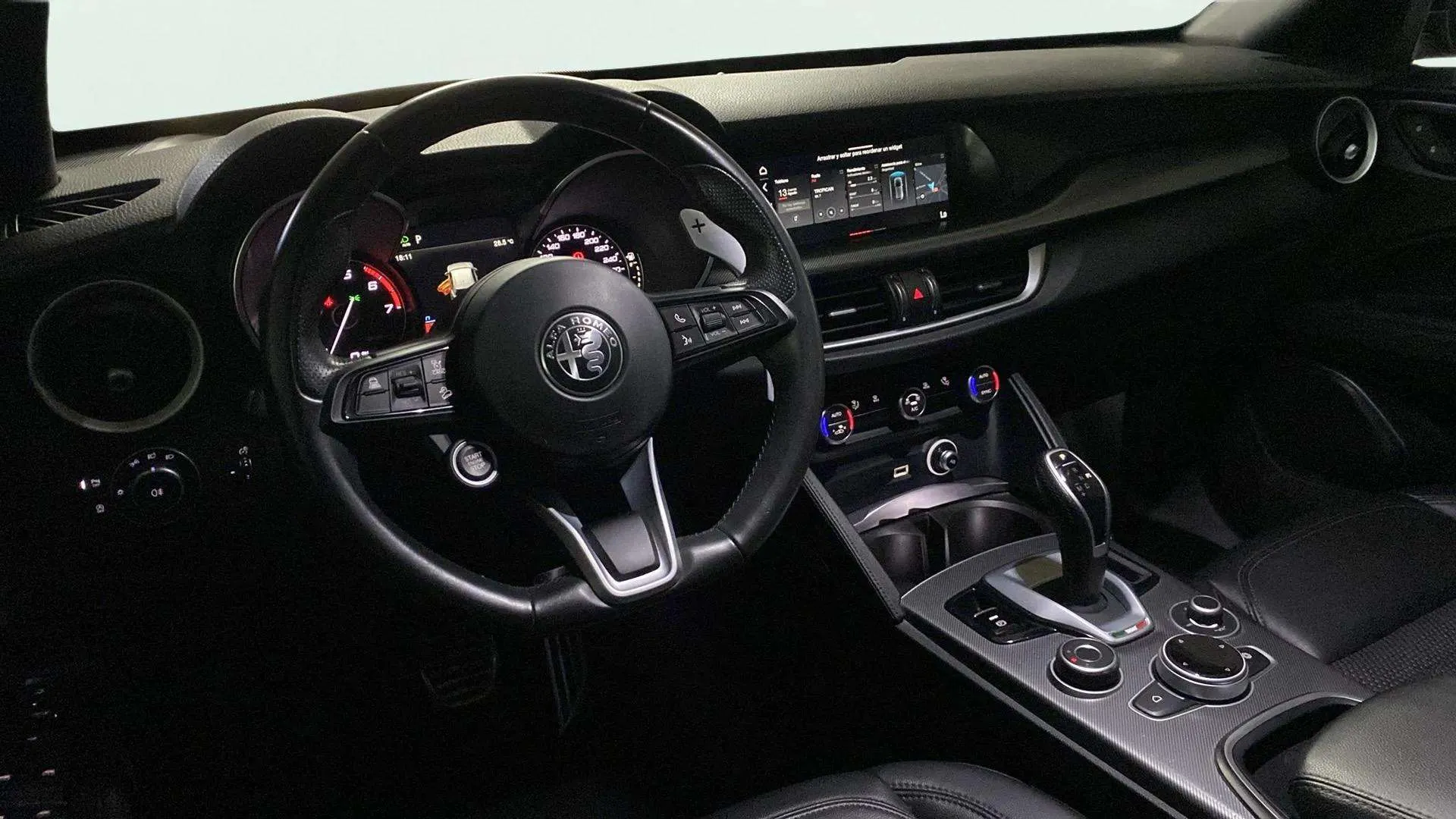Alfa Romeo Stelvio 2.0 Gasolina Sprint Q4 - foto 9