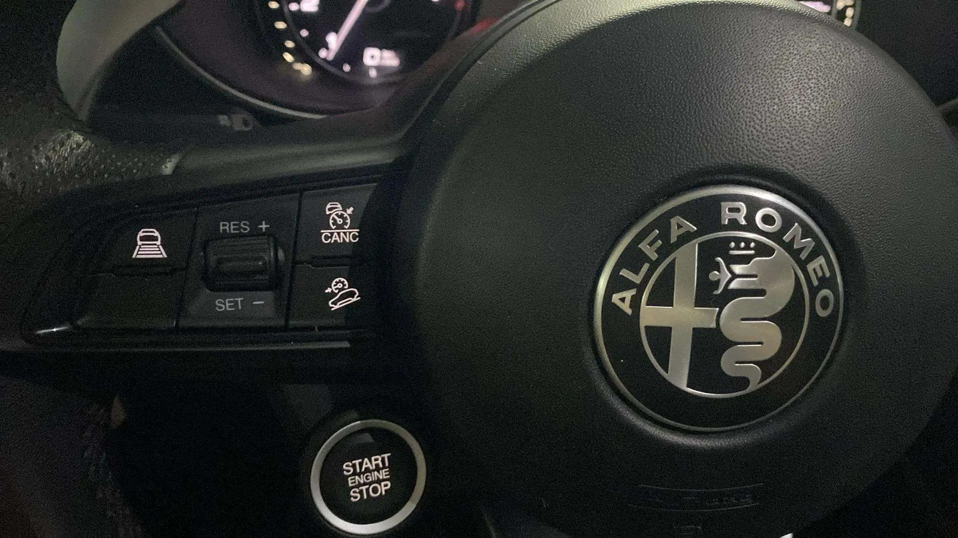 Alfa Romeo Stelvio 2.0 Gasolina Sprint Q4 - foto 11