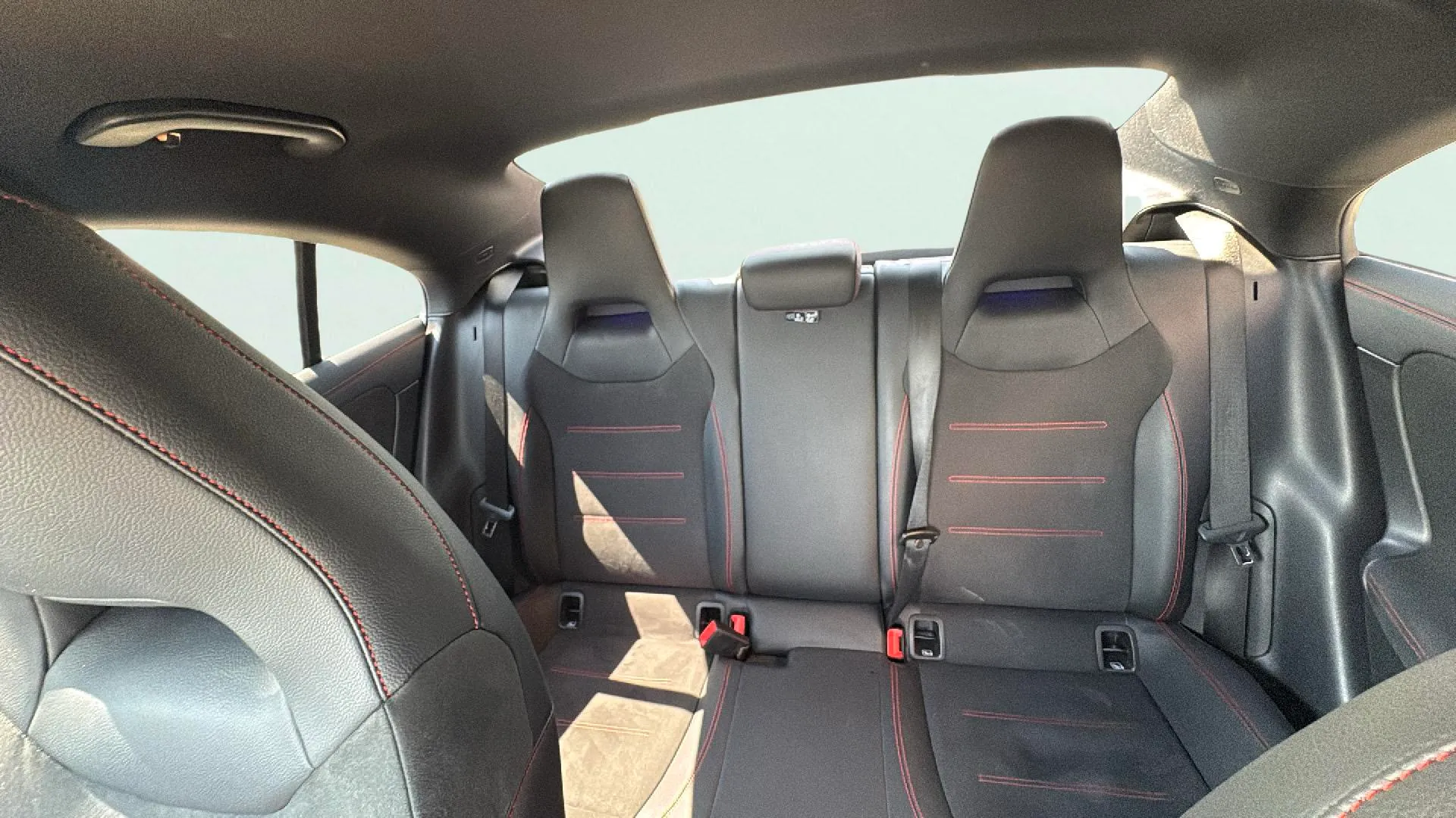 Mercedes-Benz CLA 200 D DCT - foto 19