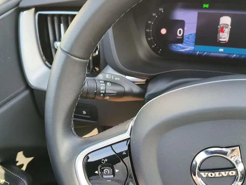 Volvo XC60 2.0 T6 AWD Recharge R-Design - foto 30