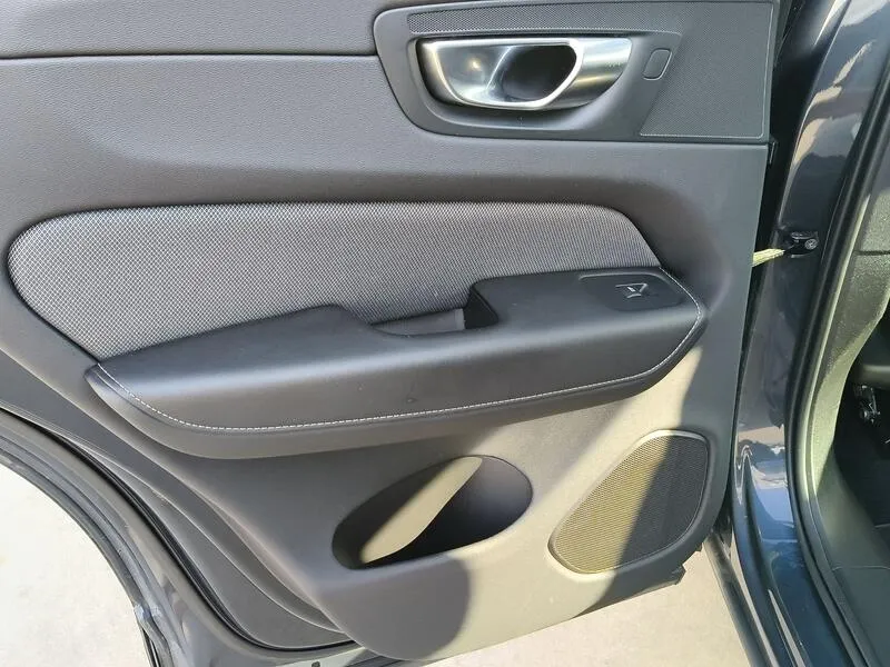 Volvo XC60 2.0 T6 AWD Recharge R-Design - foto 39