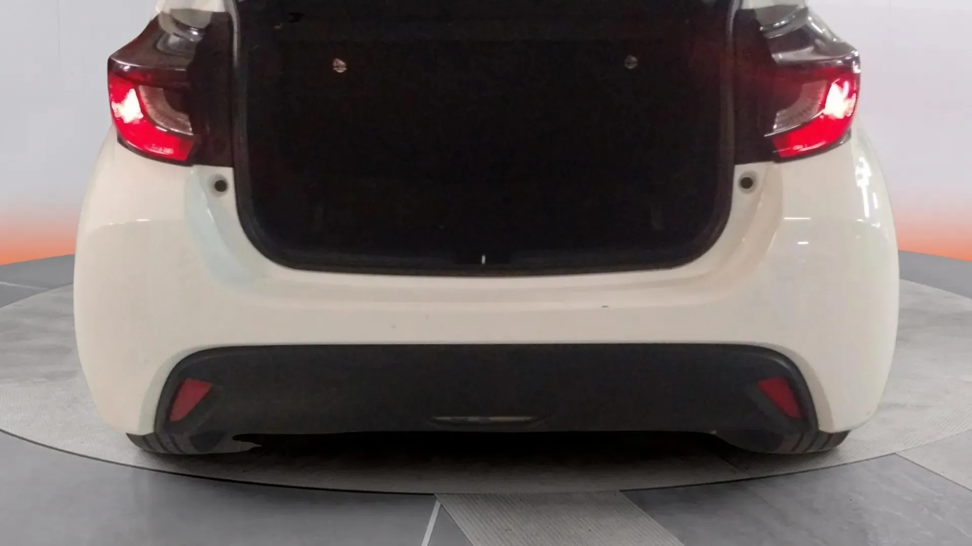Toyota Yaris 1.5 125 S-Edition - foto 29