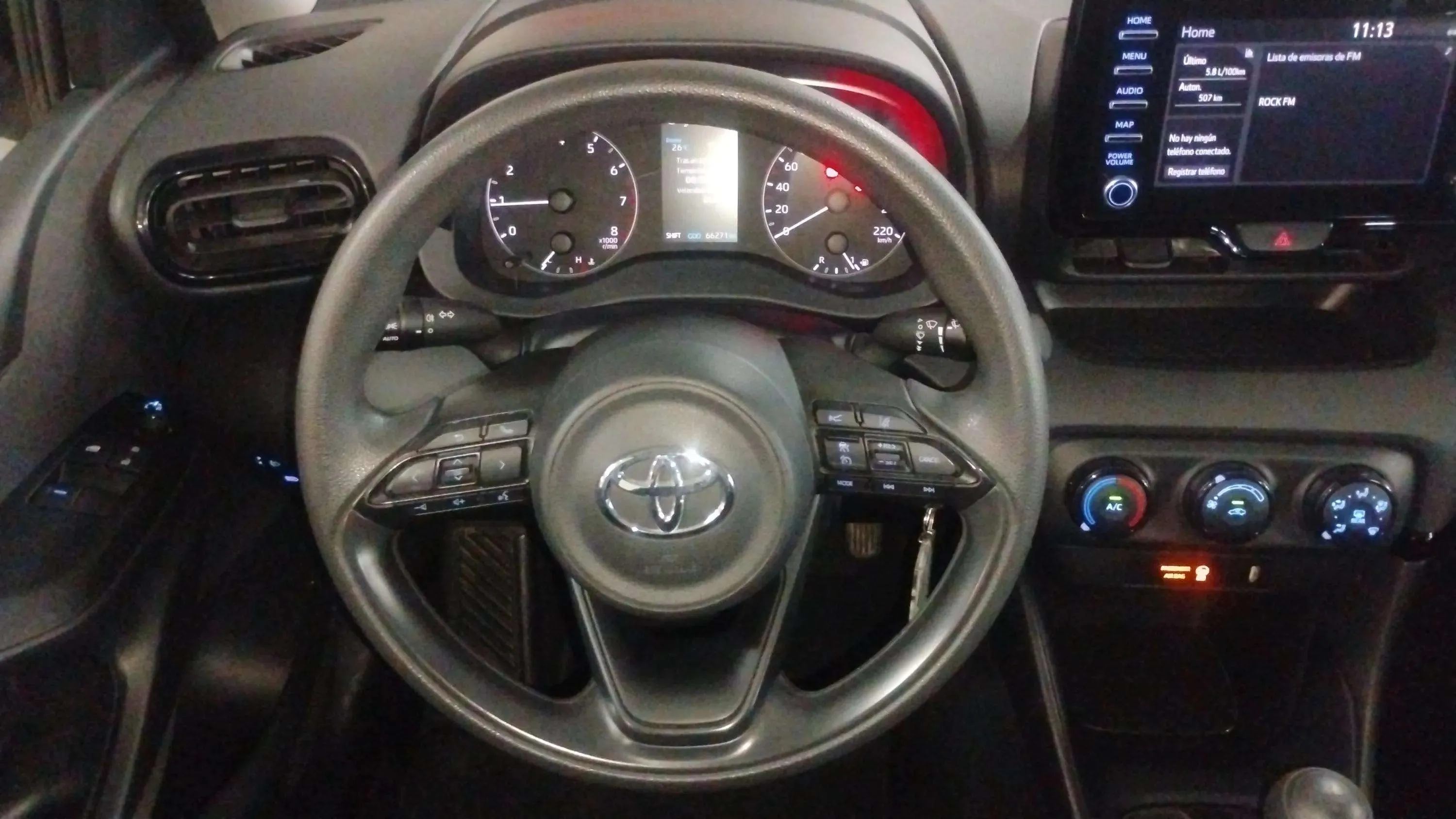 Toyota Yaris 1.0 70 Business - foto 20