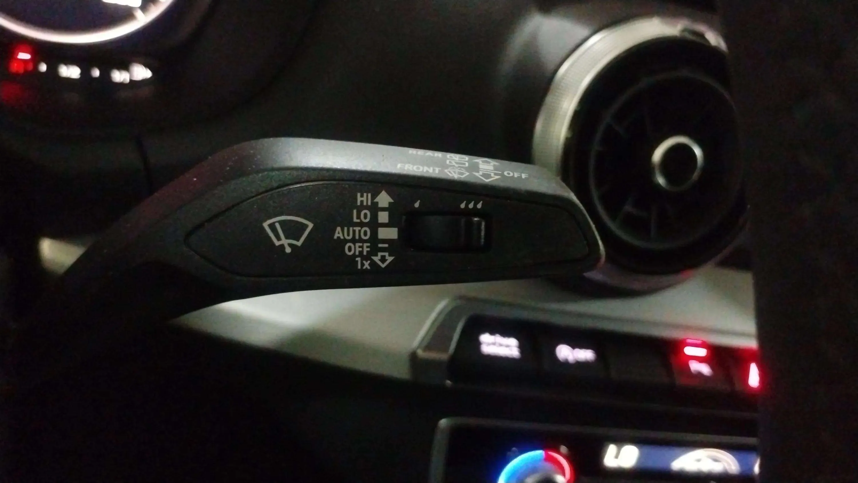 Audi Q2 S line 30 TDI - foto 25