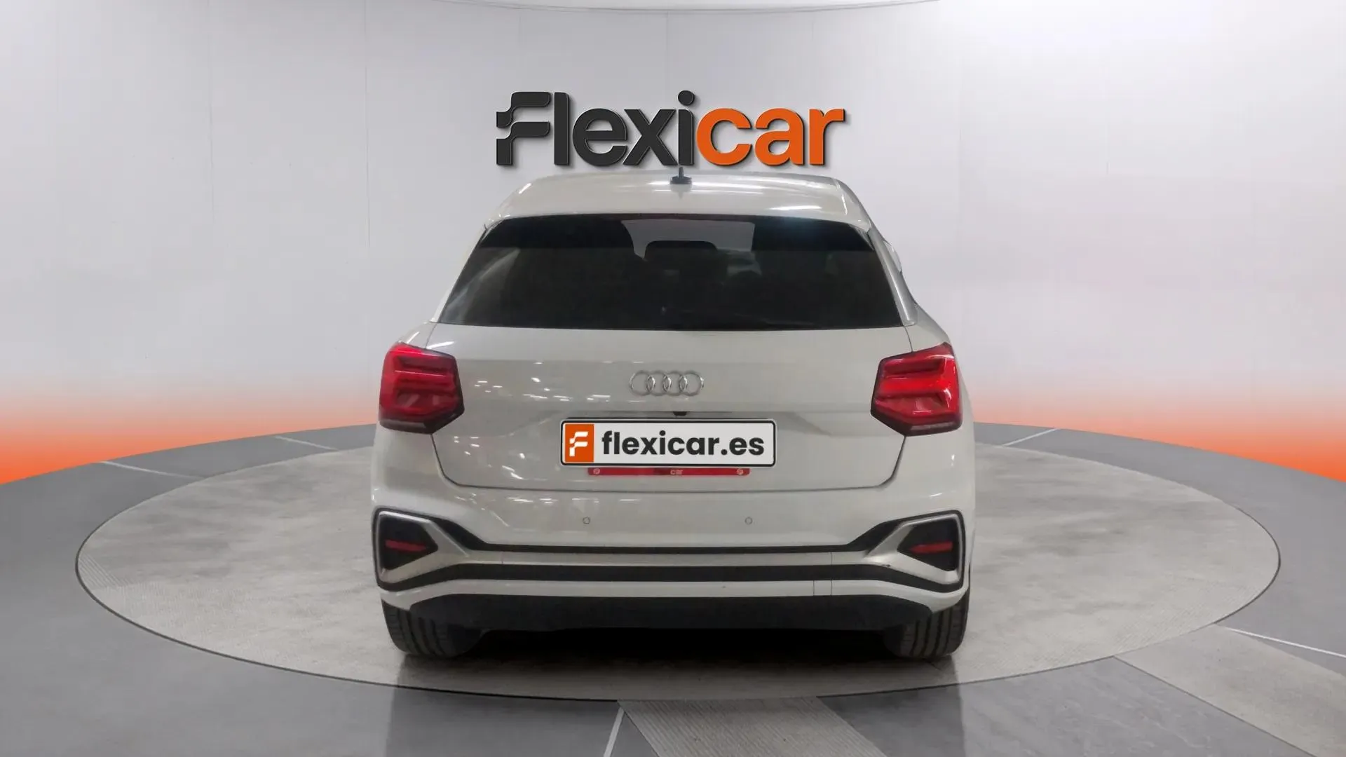 Audi Q2 S line 30 TDI - foto 4
