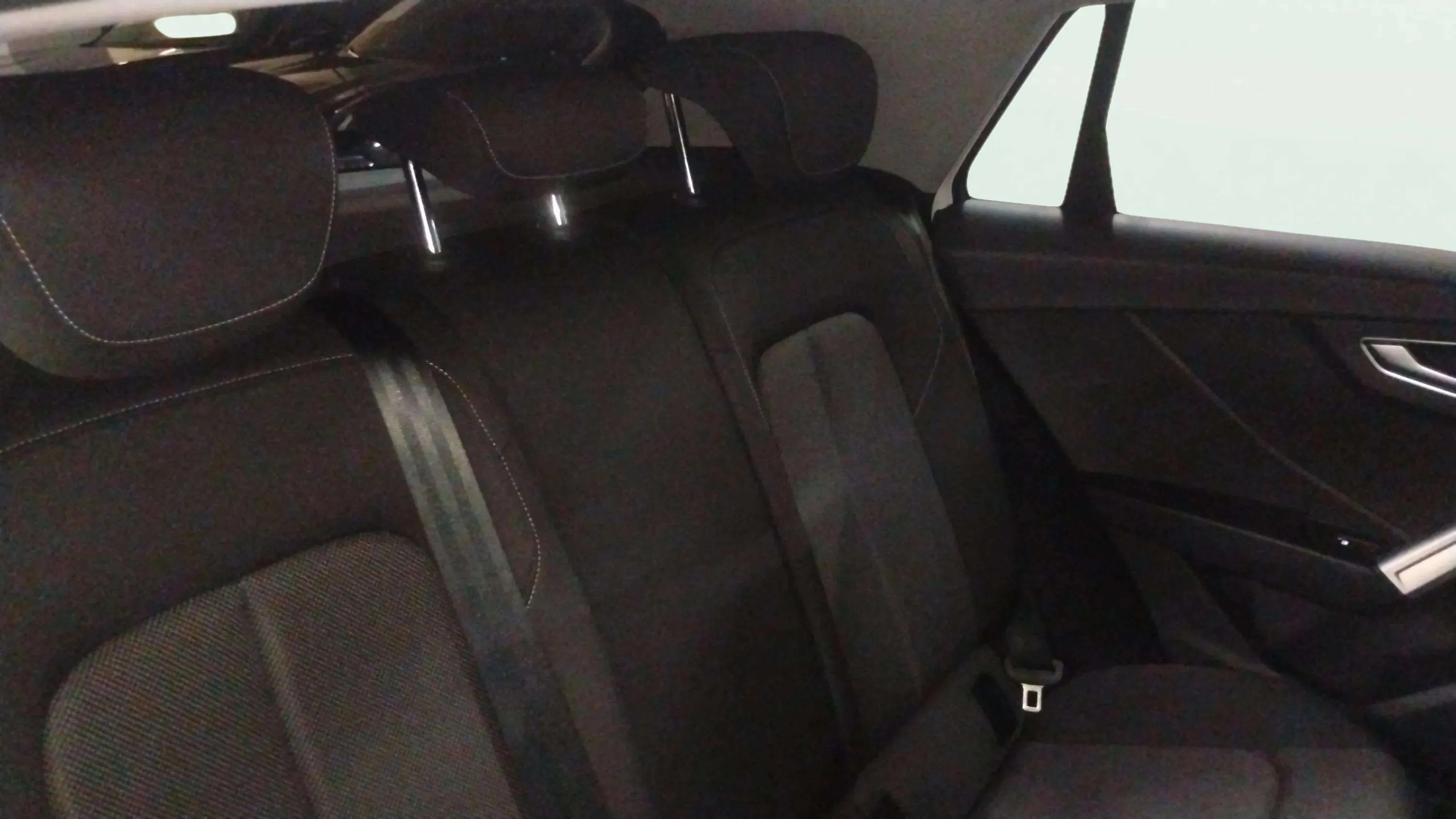 Audi Q2 S line 30 TDI - foto 17