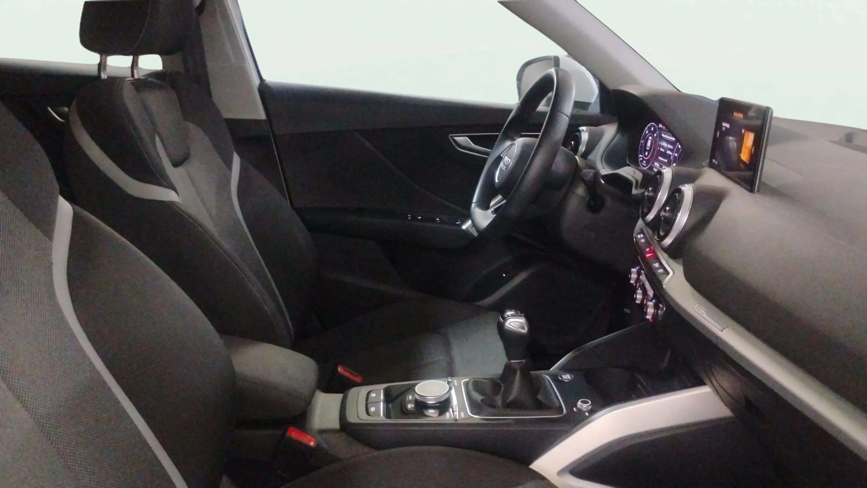 Audi Q2 S line 30 TDI - foto 10