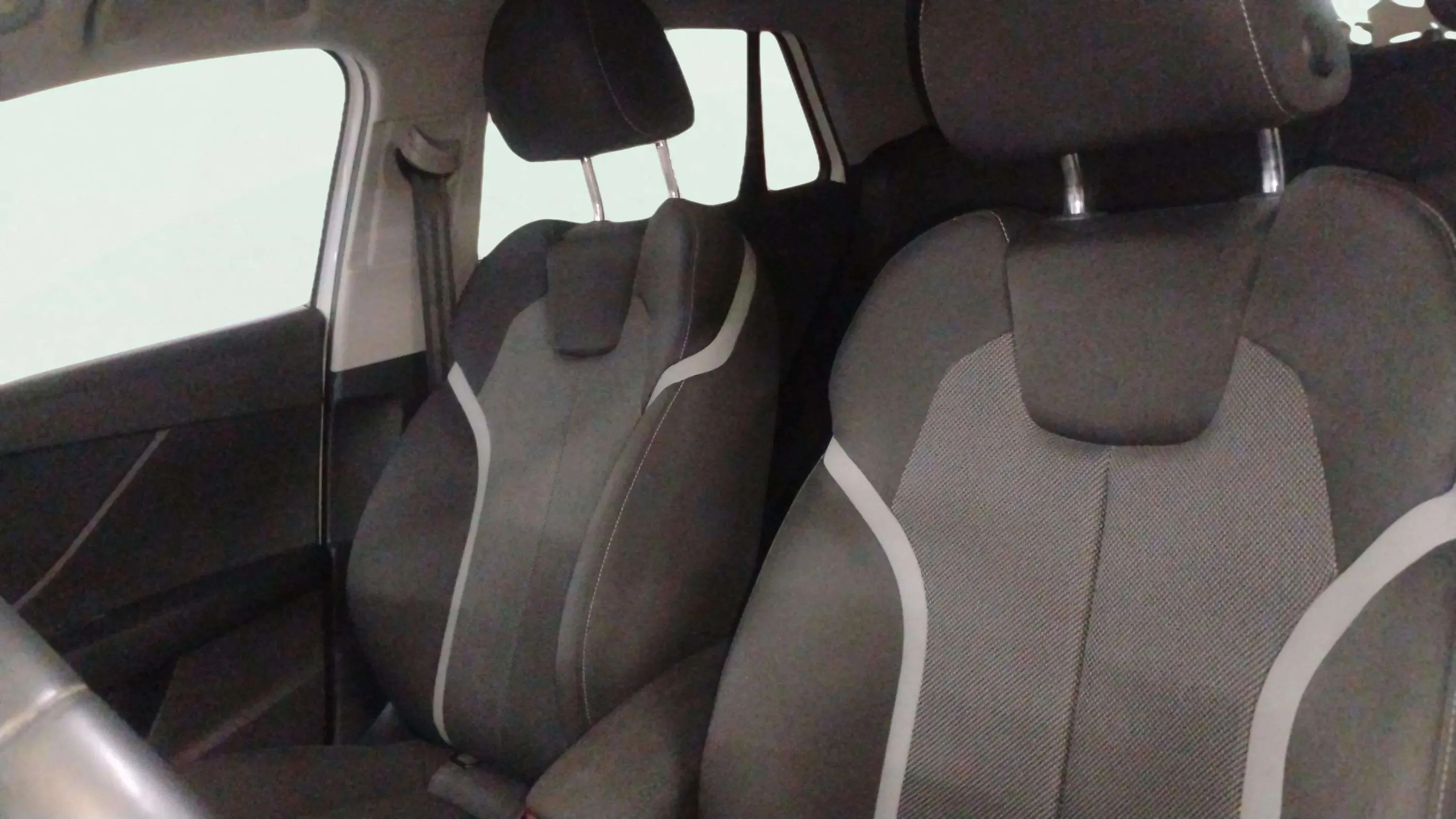 Audi Q2 S line 30 TDI - foto 8