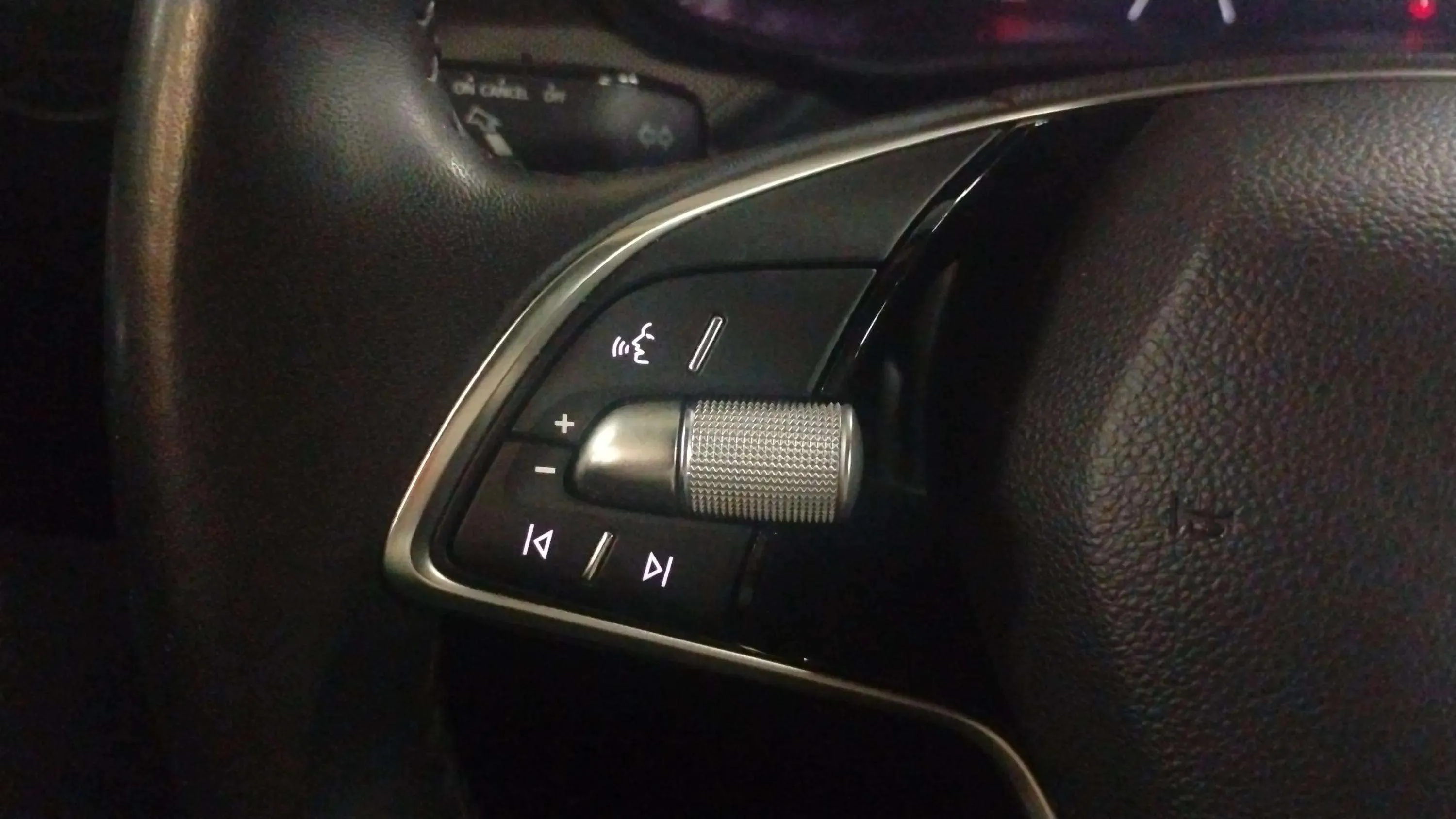 Škoda Fabia 1.0 TSI Selection - foto 18