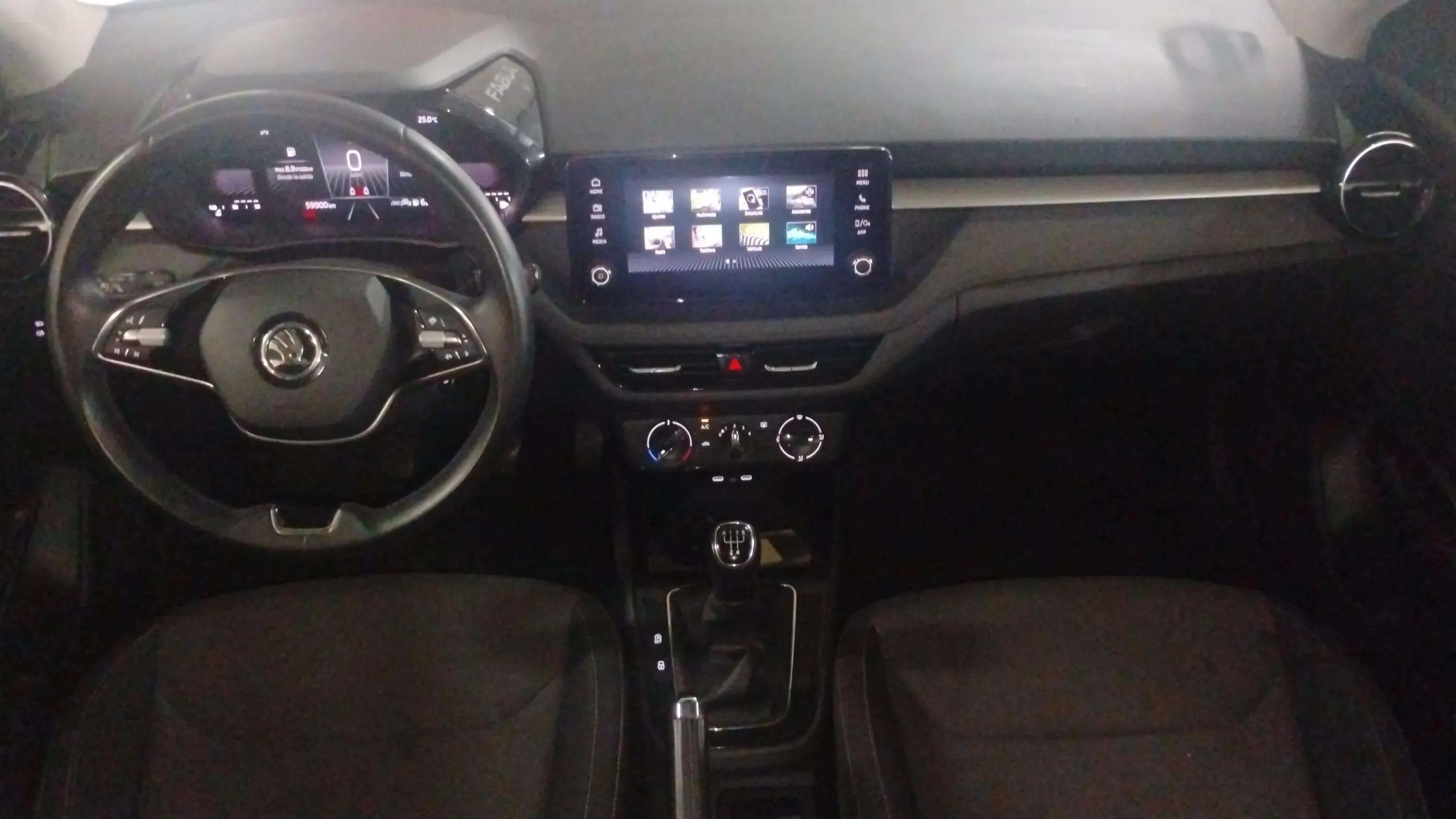 Škoda Fabia 1.0 TSI Selection - foto 22