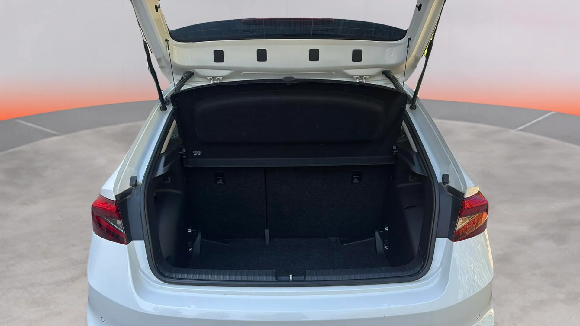 Škoda Fabia 1.0 TSI Selection - foto 18