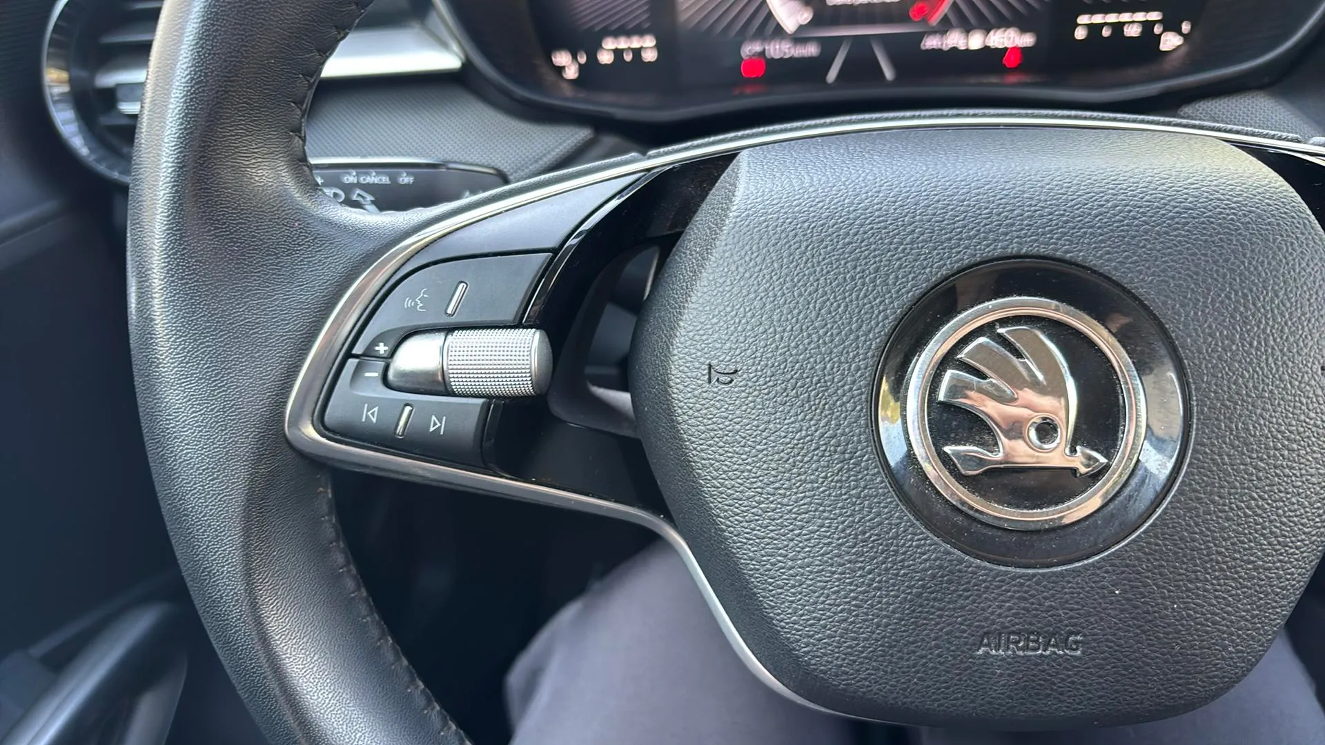 Škoda Fabia 1.0 TSI Selection - foto 13
