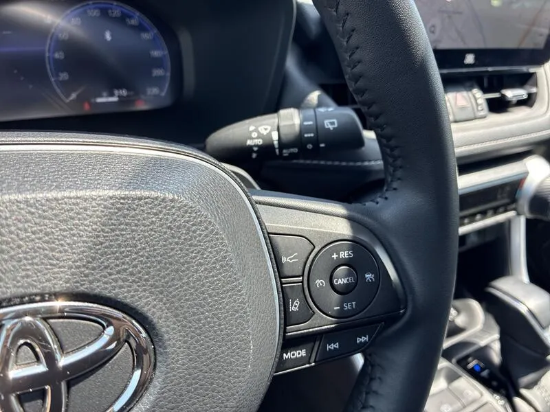 Toyota RAV4 220H e-CVT Luxury - foto 34